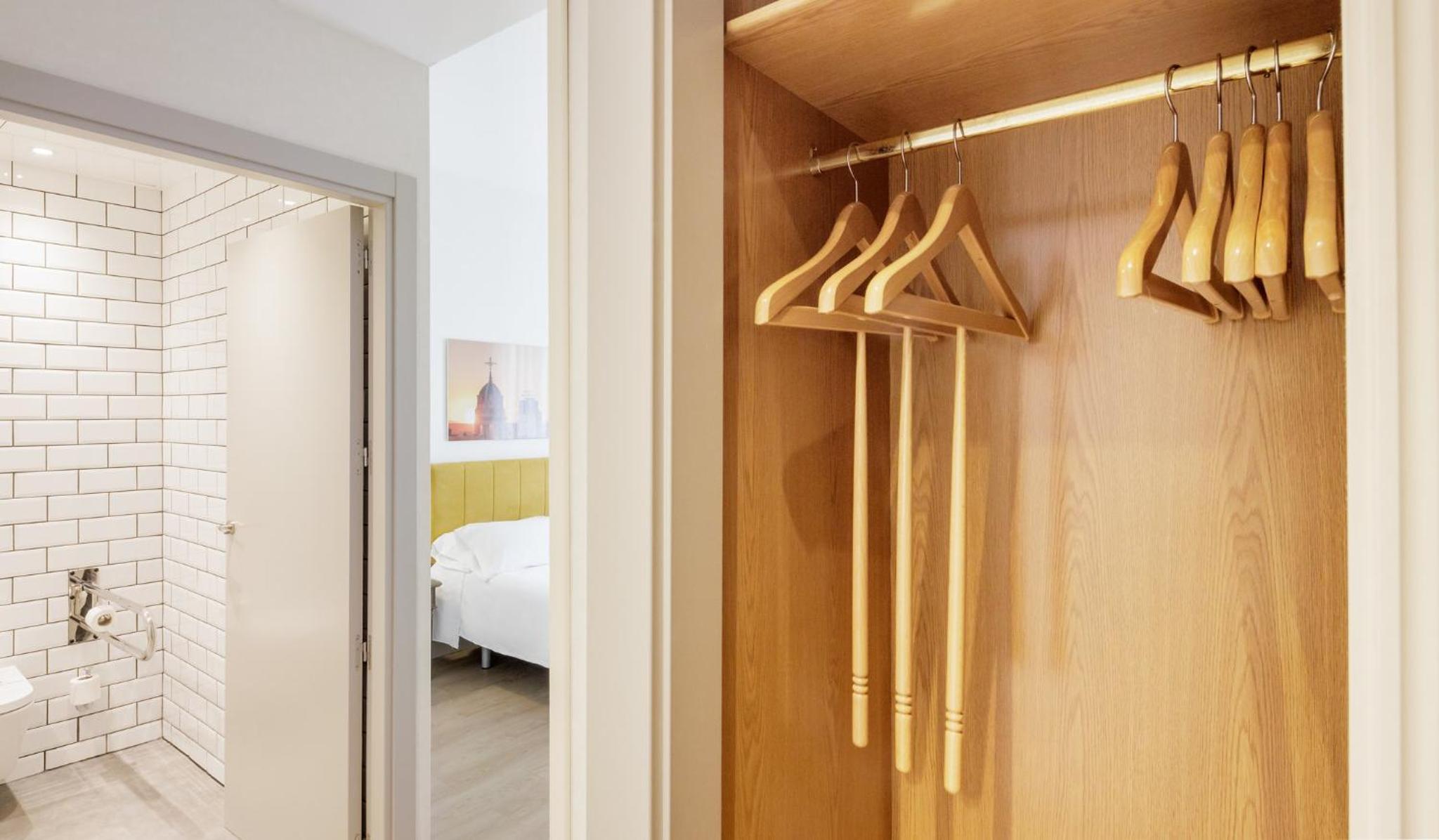 Double or Twin Room - Photo 1