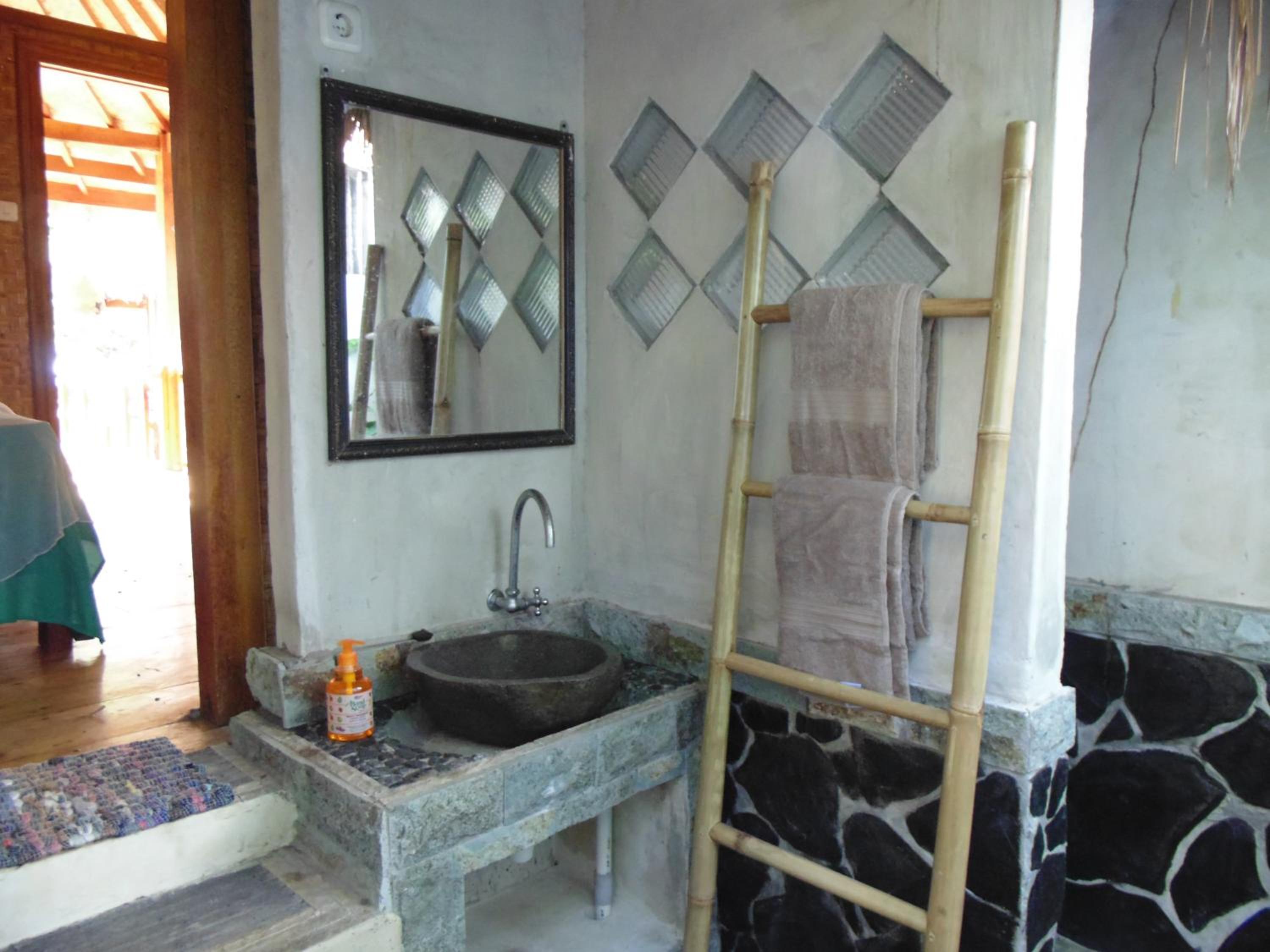 Standard Queen Room - Photo 5