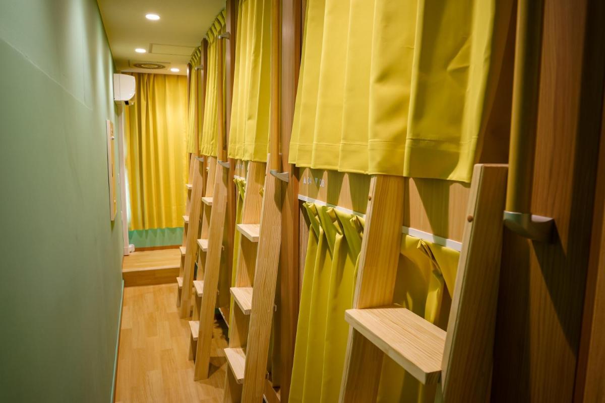 Bunk Bed in Male Dormitory Room  photo 2
