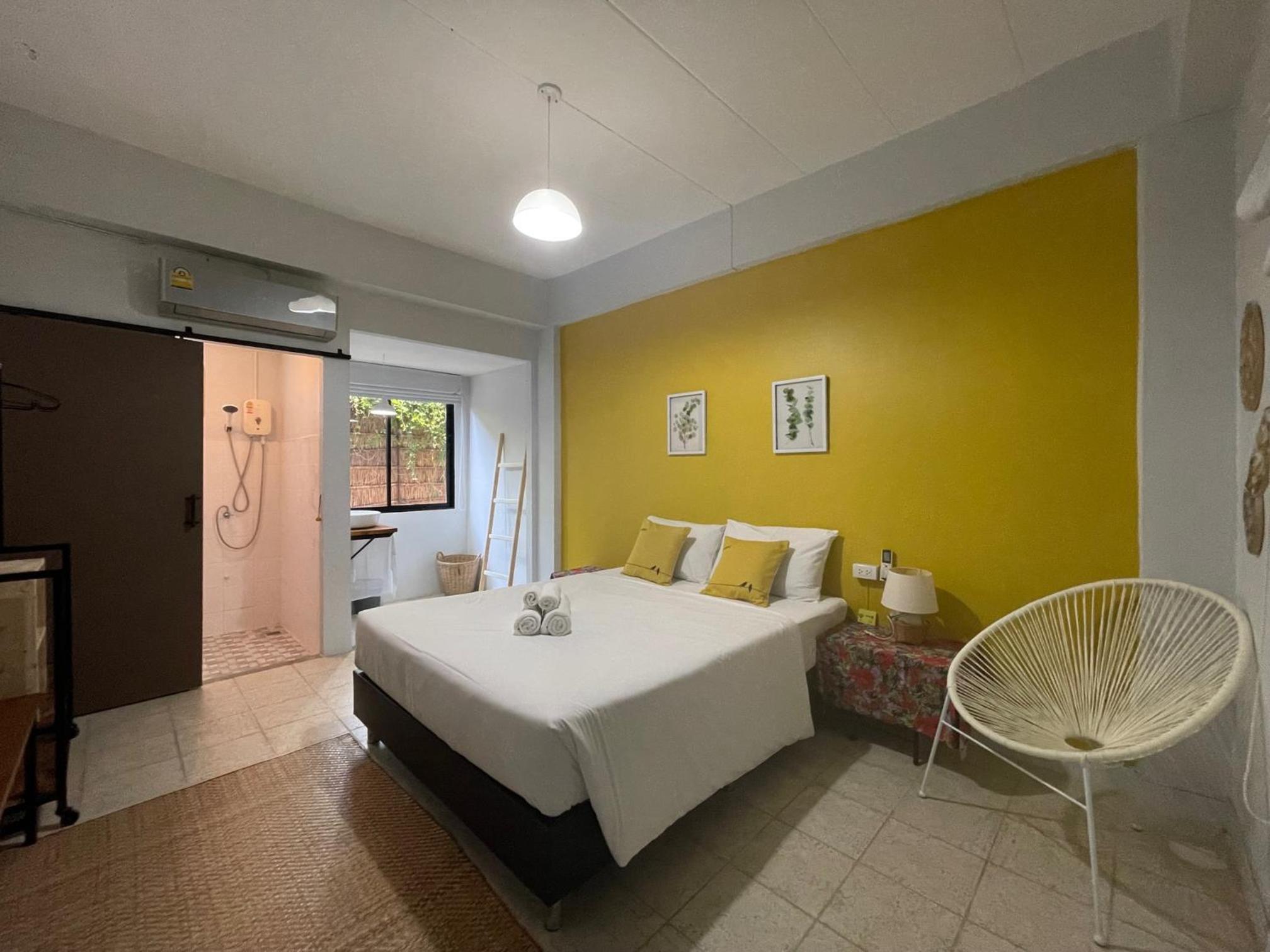 Queen Room with Garden View - Photo 6