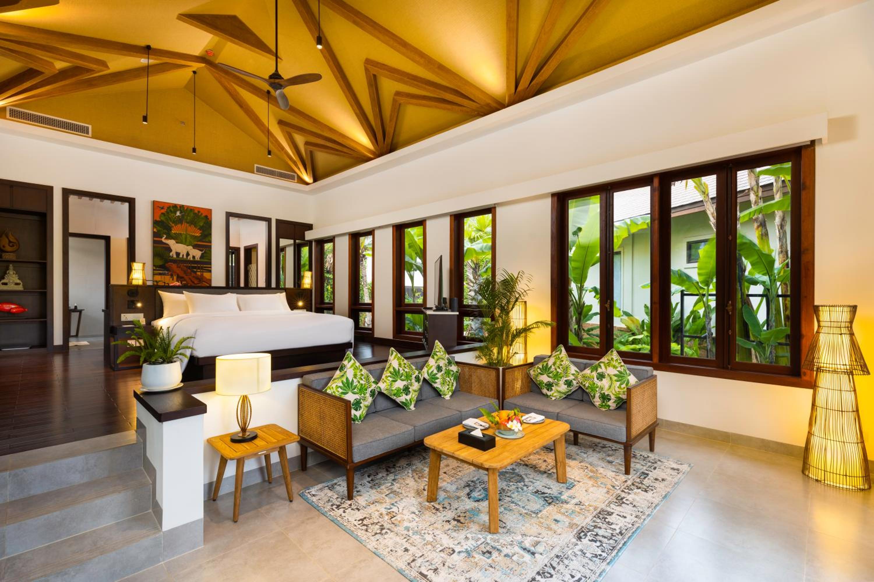 Villa with Private Pool - Photo 6
