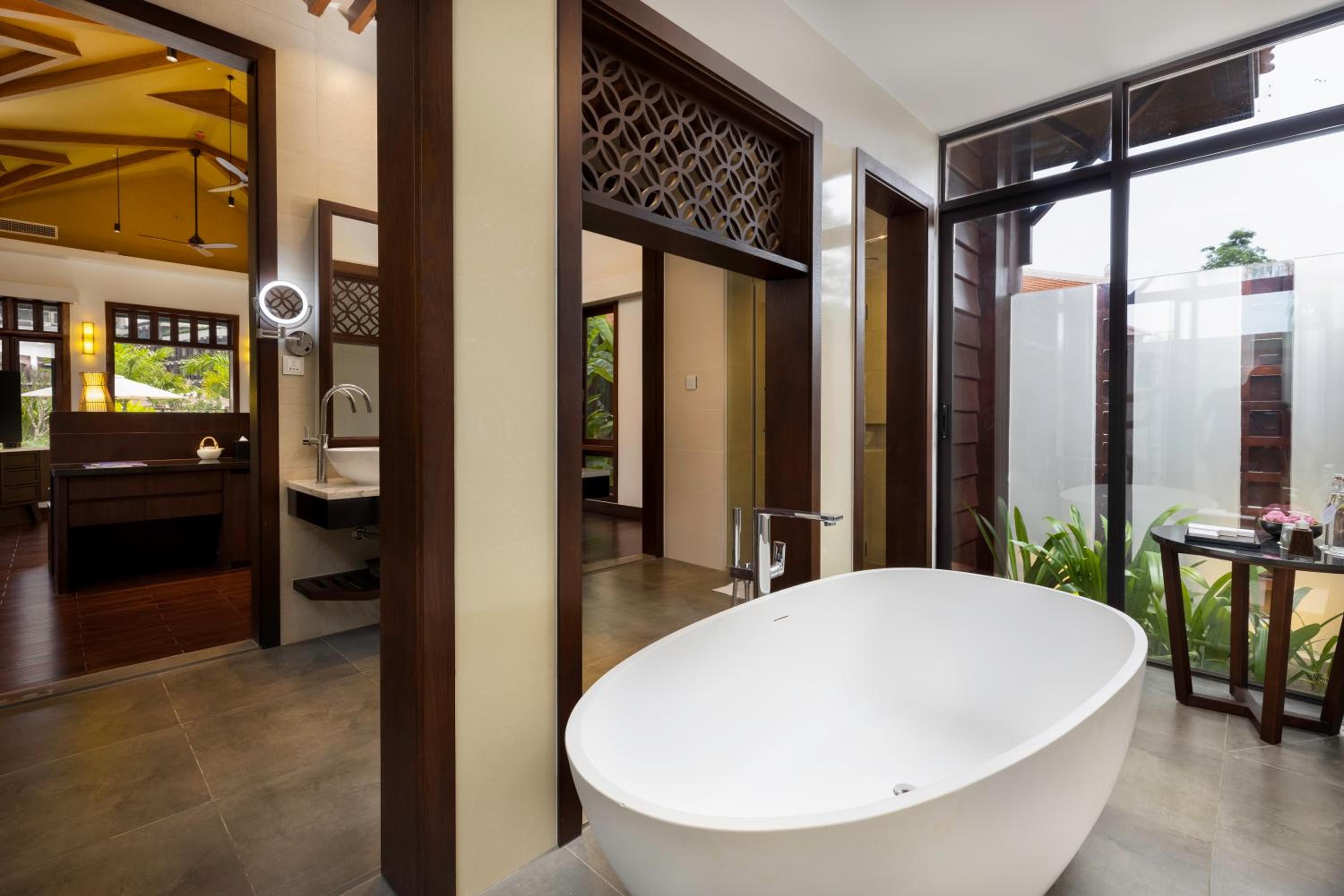 Villa with Private Pool - Photo 4