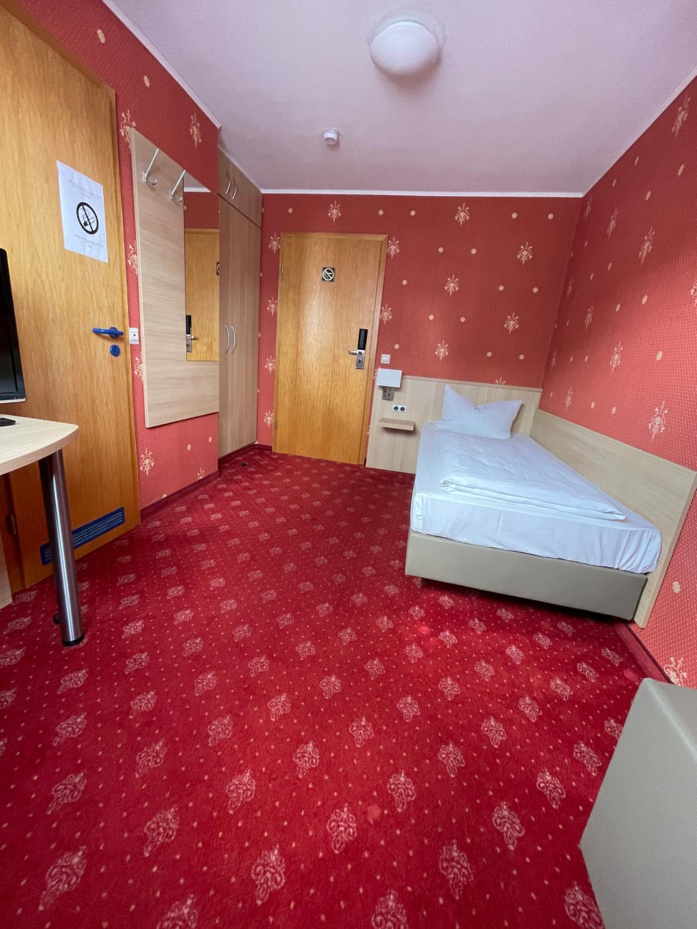 Single Room - Photo 34