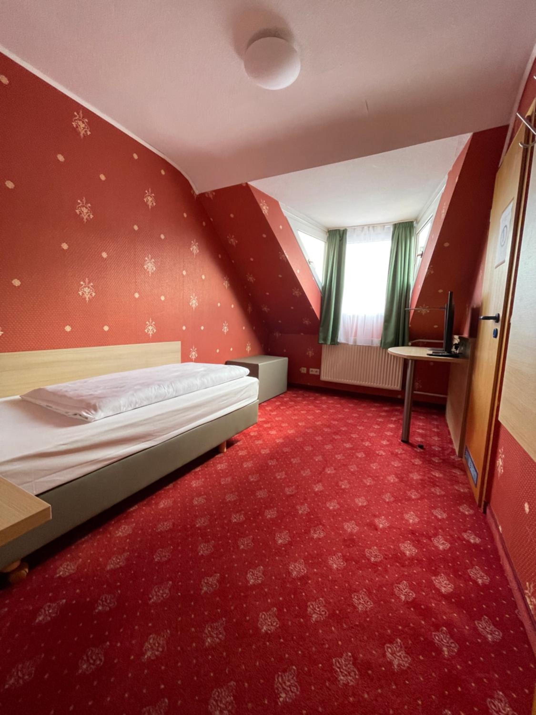 Single Room - Photo 12