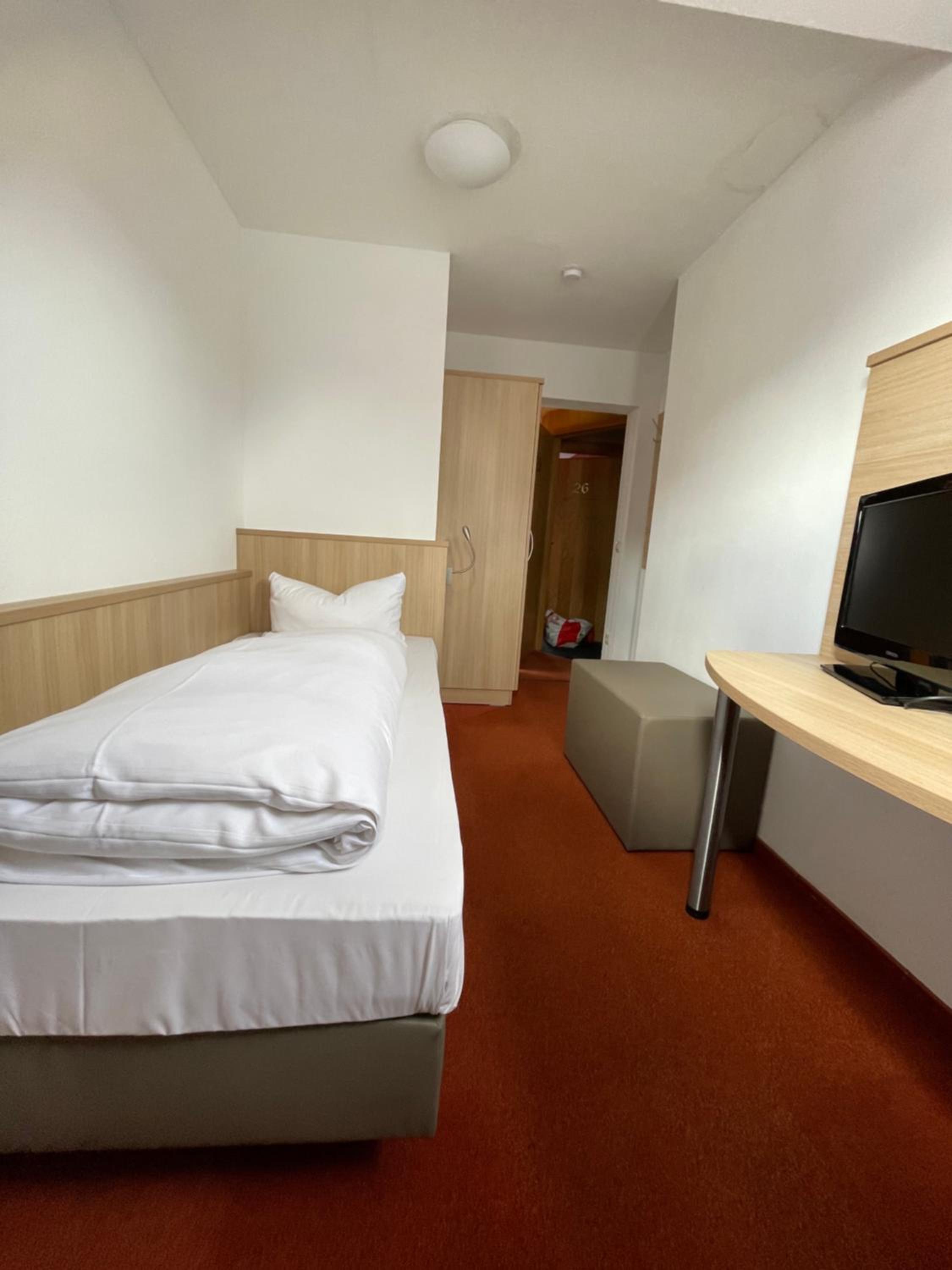Single Room - Photo 13