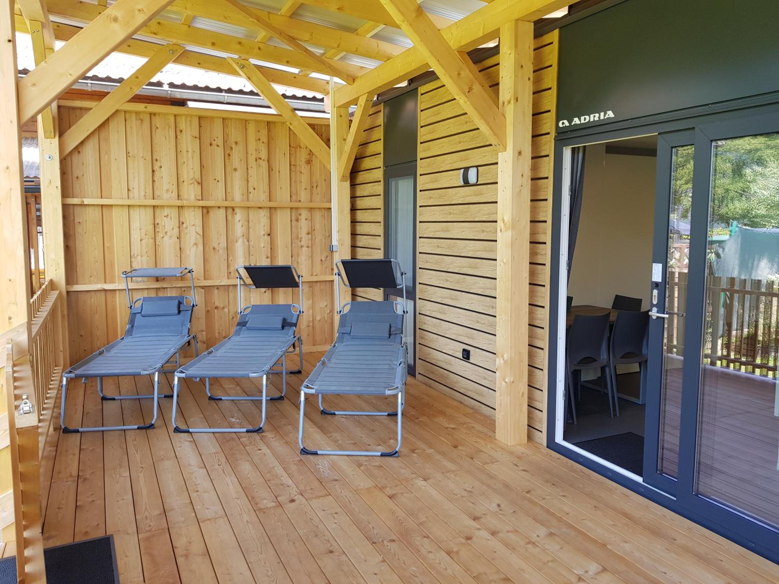 Mobile Home photo 2