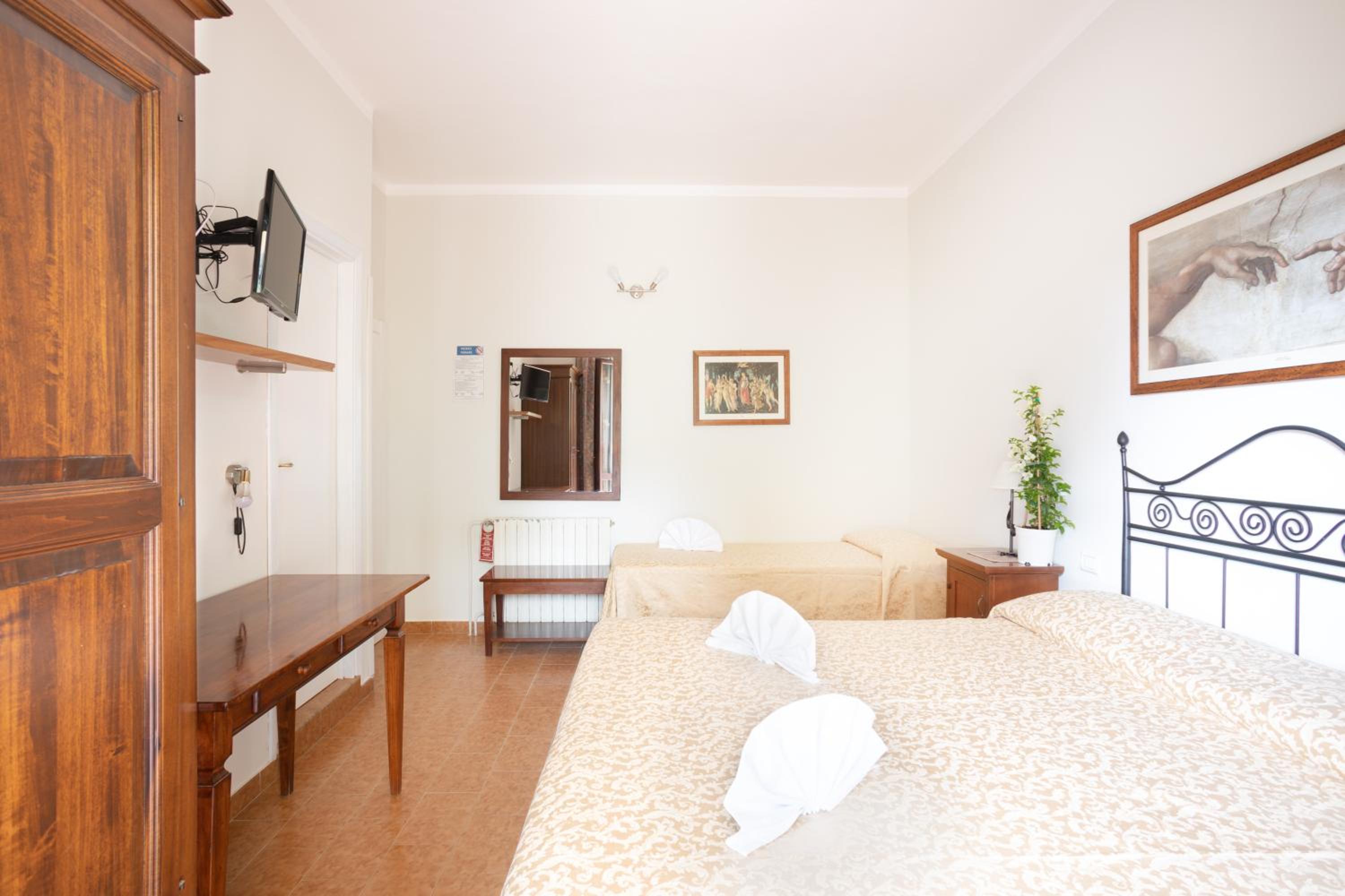 Standard Double or Twin Room Ground Floor photo 2