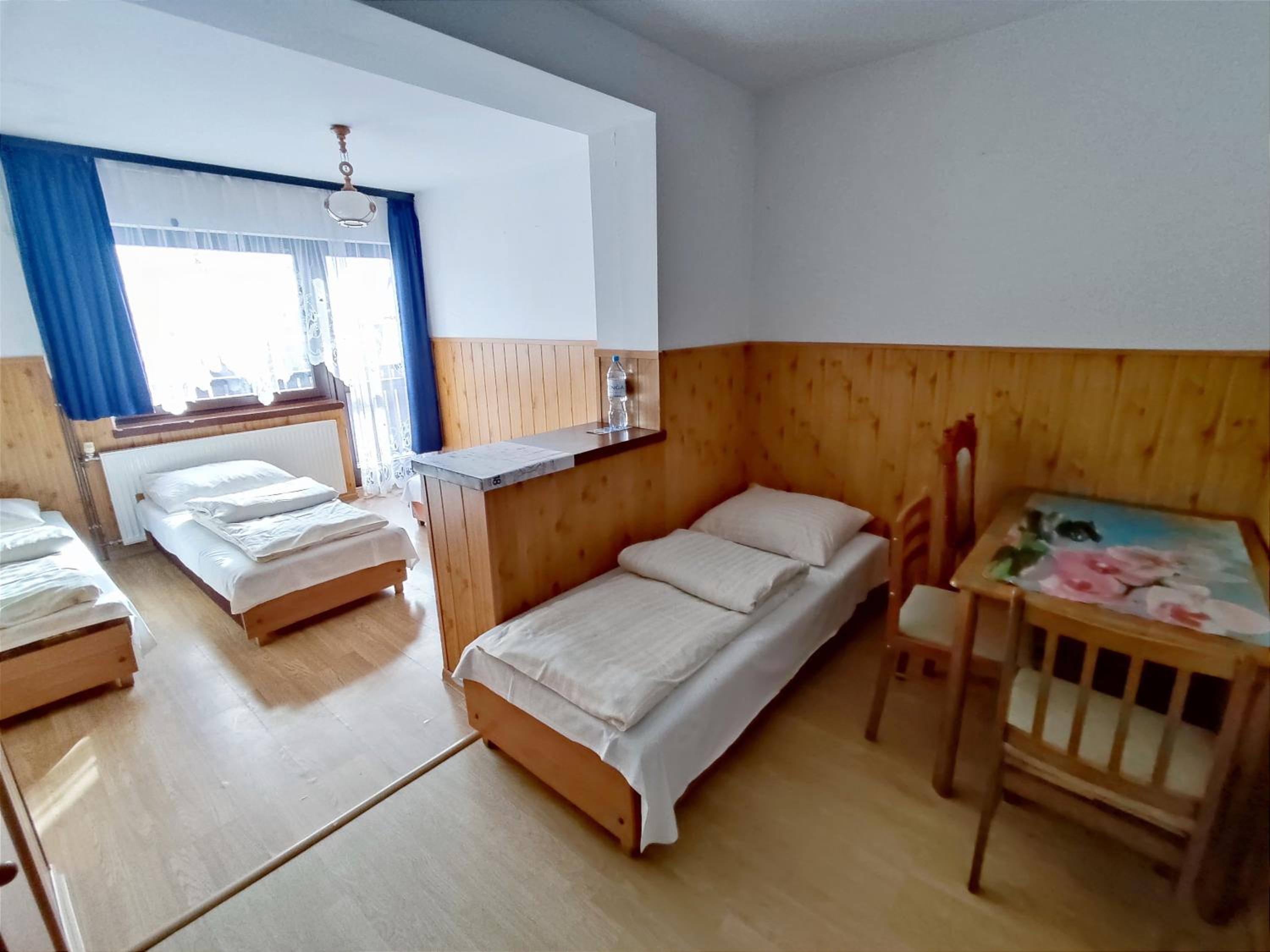 Quadruple Room with Private Bathroom photo 2