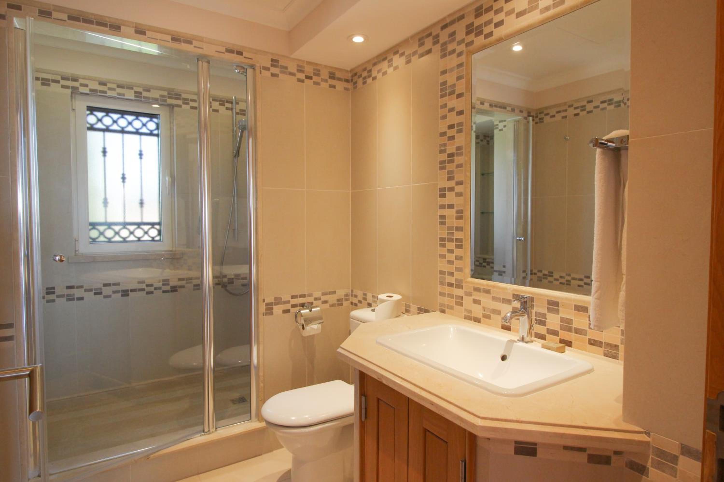 Two-Bedroom Apartment With Sea View and hot tub - First floor photo 3