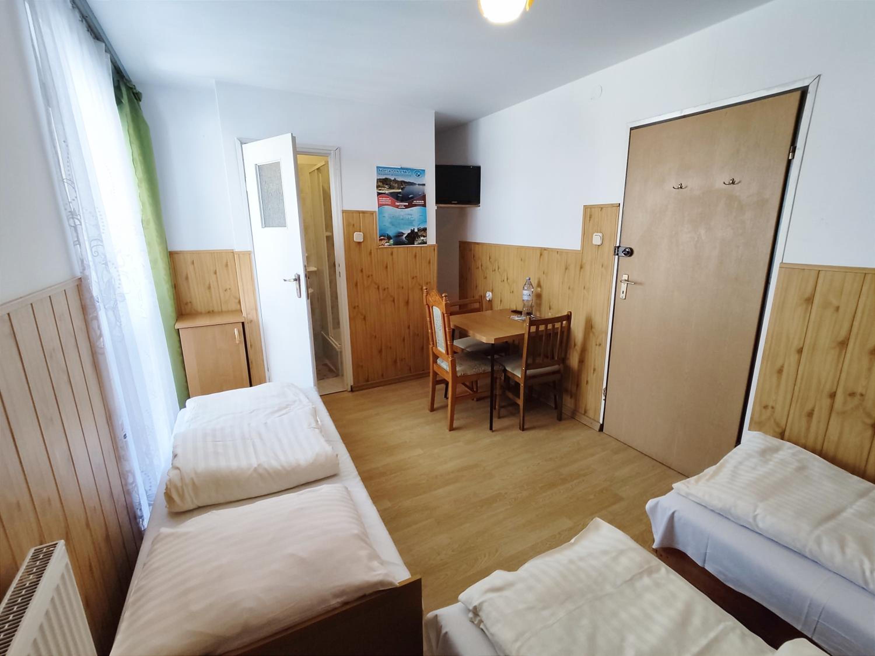 Triple Room with Private Bathroom photo 1