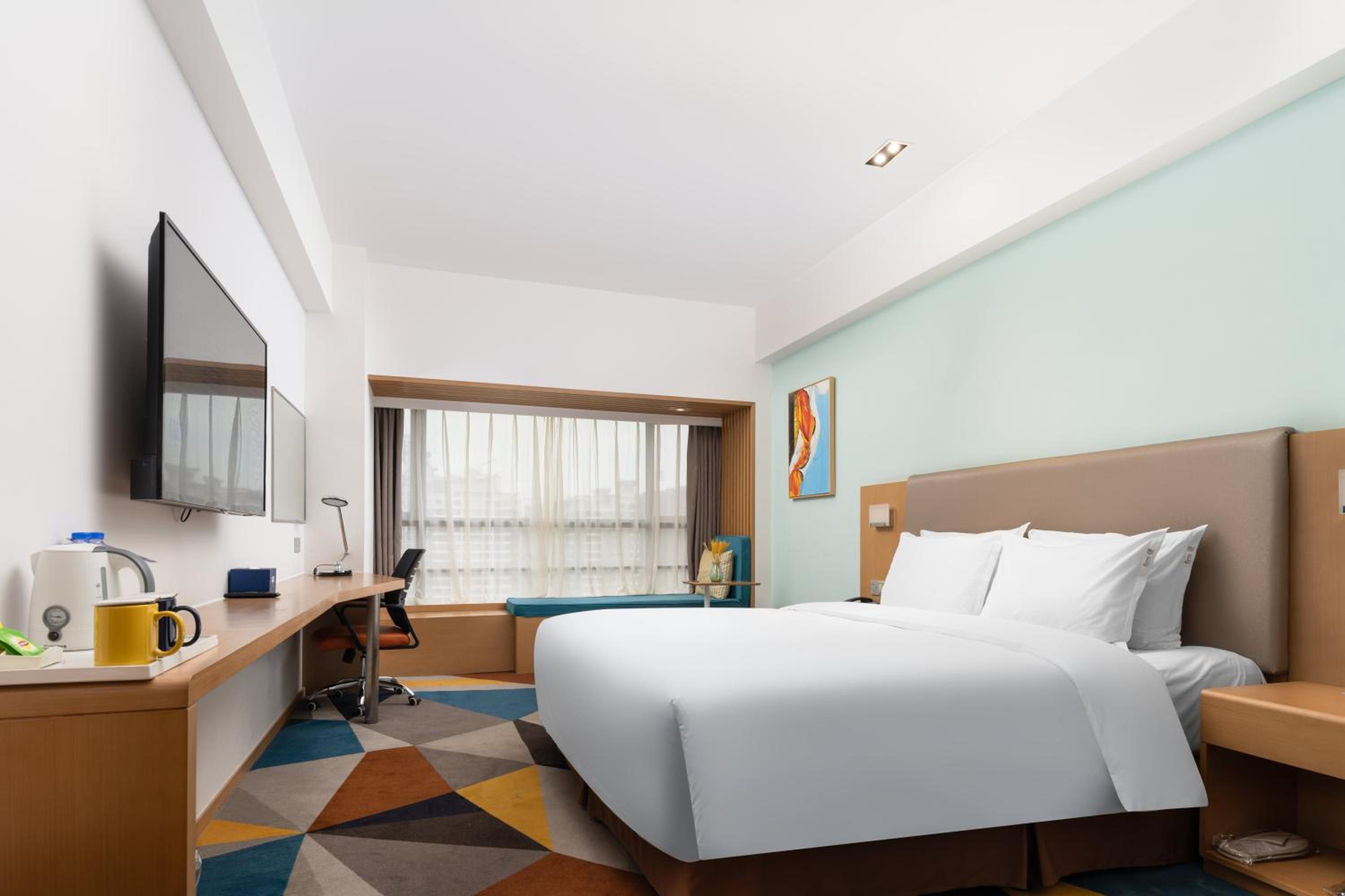 Standard King Room - Disability Access - Photo 4