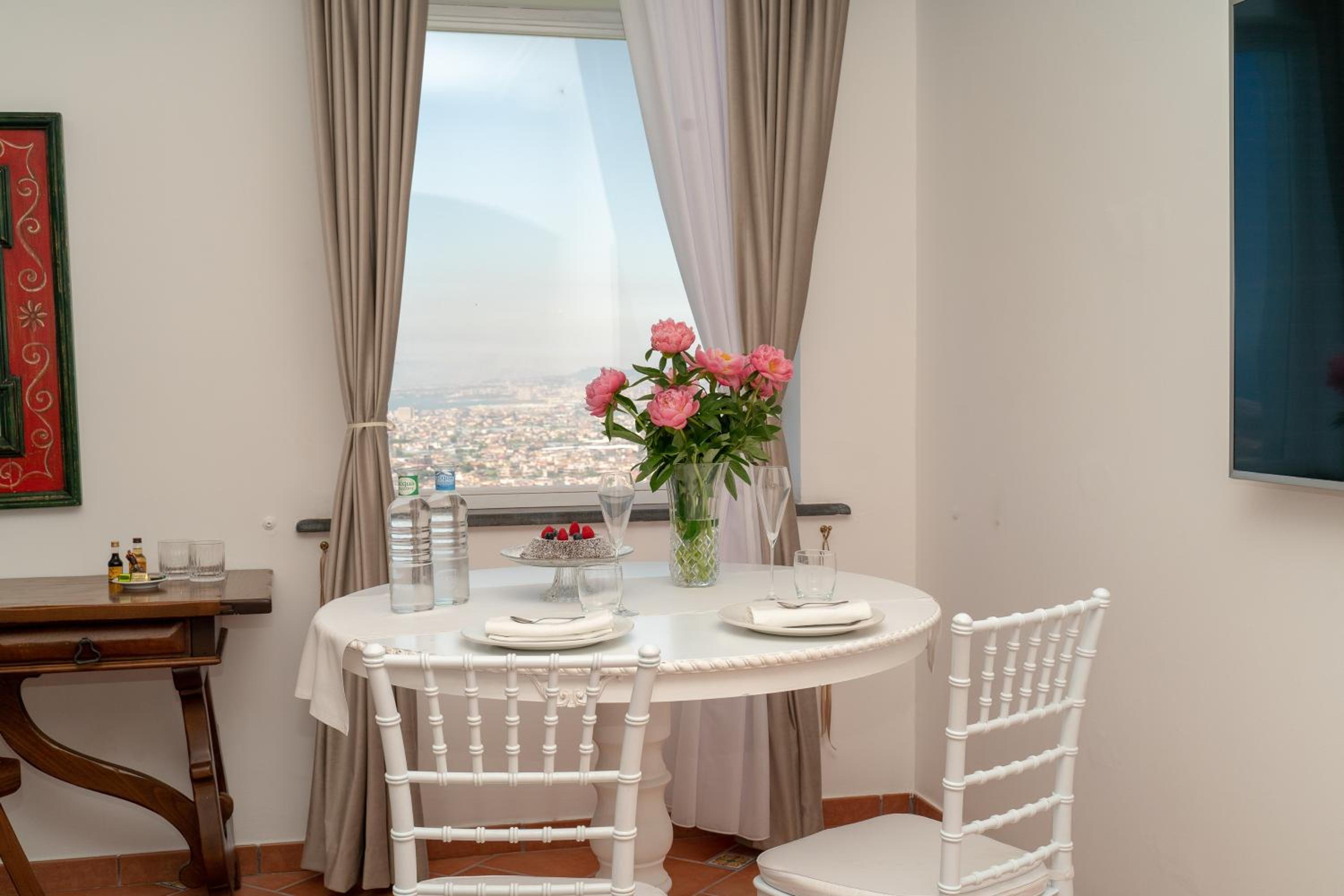 Suite - Photo 3
