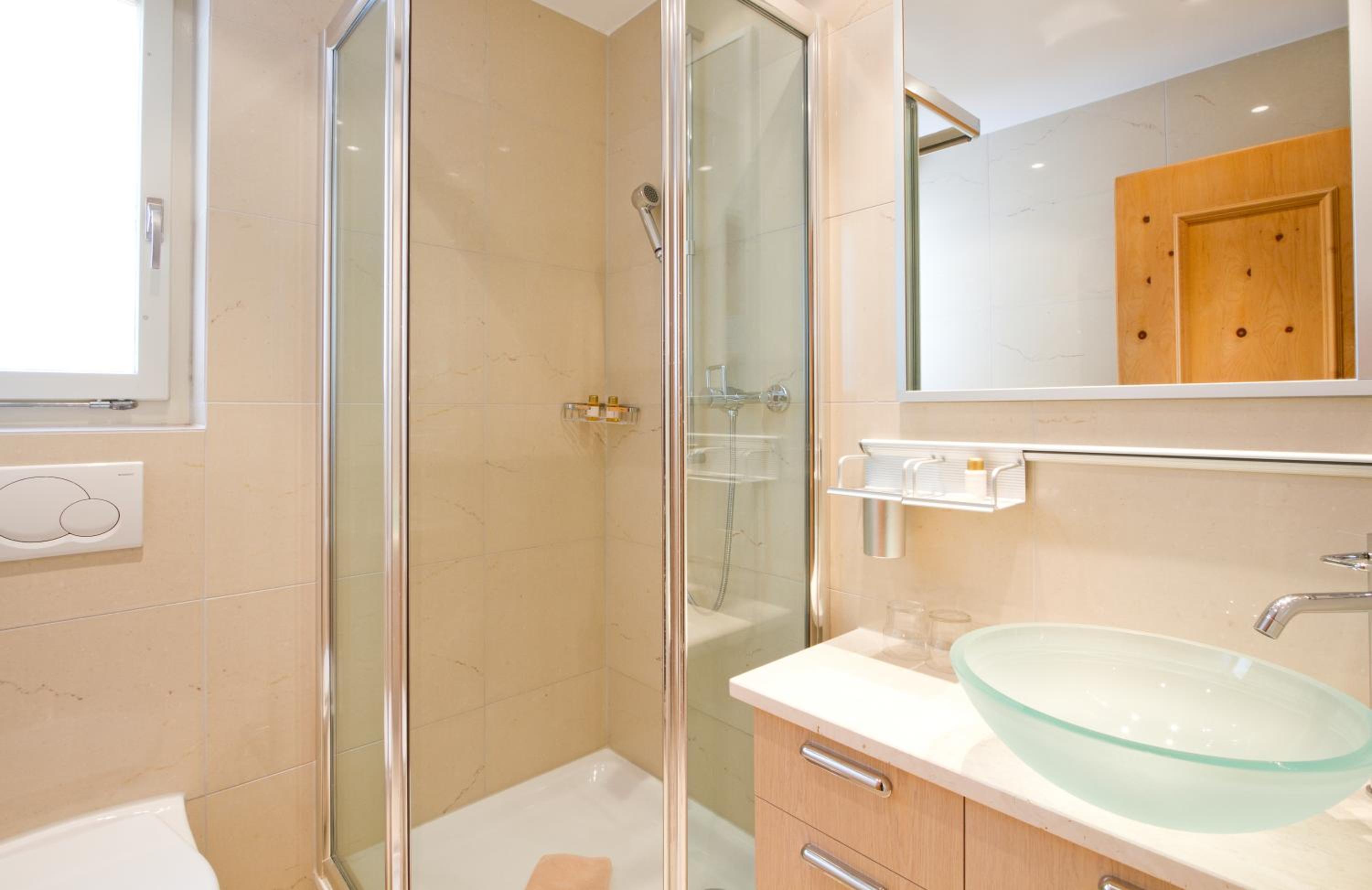 Economy Double Room - Photo 4