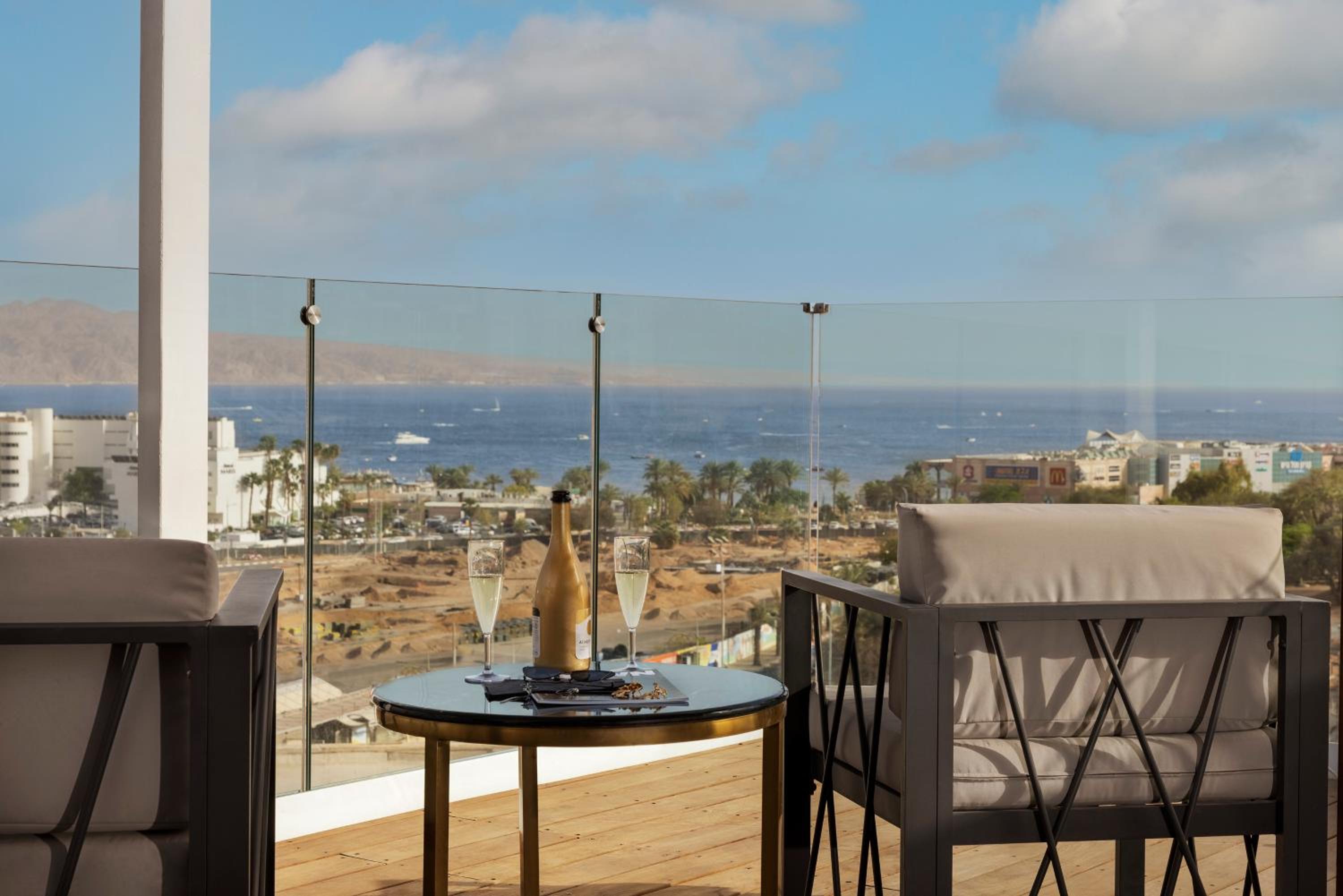 Terrace Room photo 3