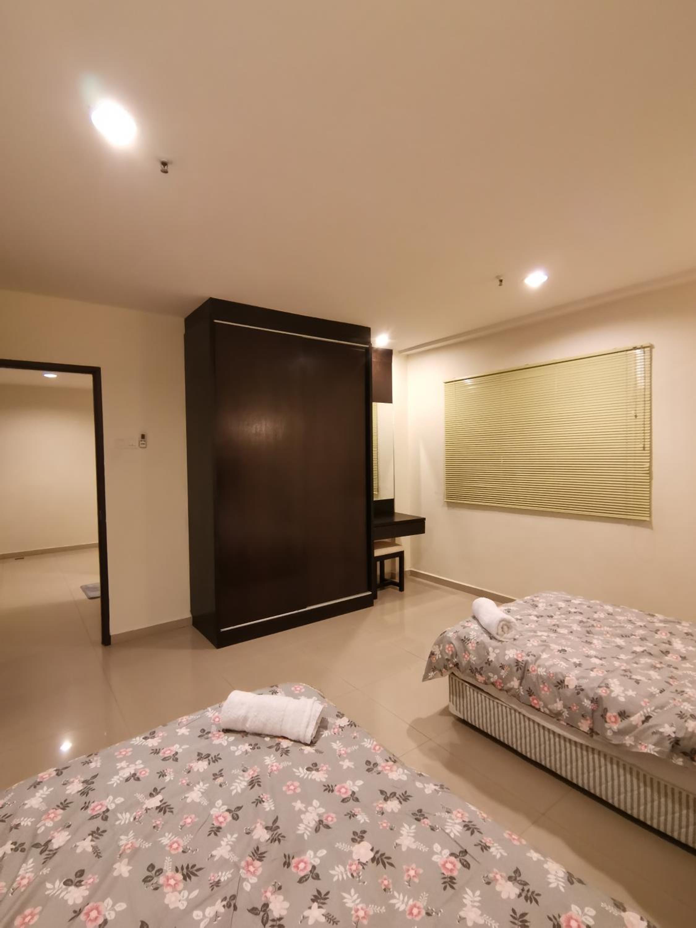 Two-Bedroom Apartment - Photo 2