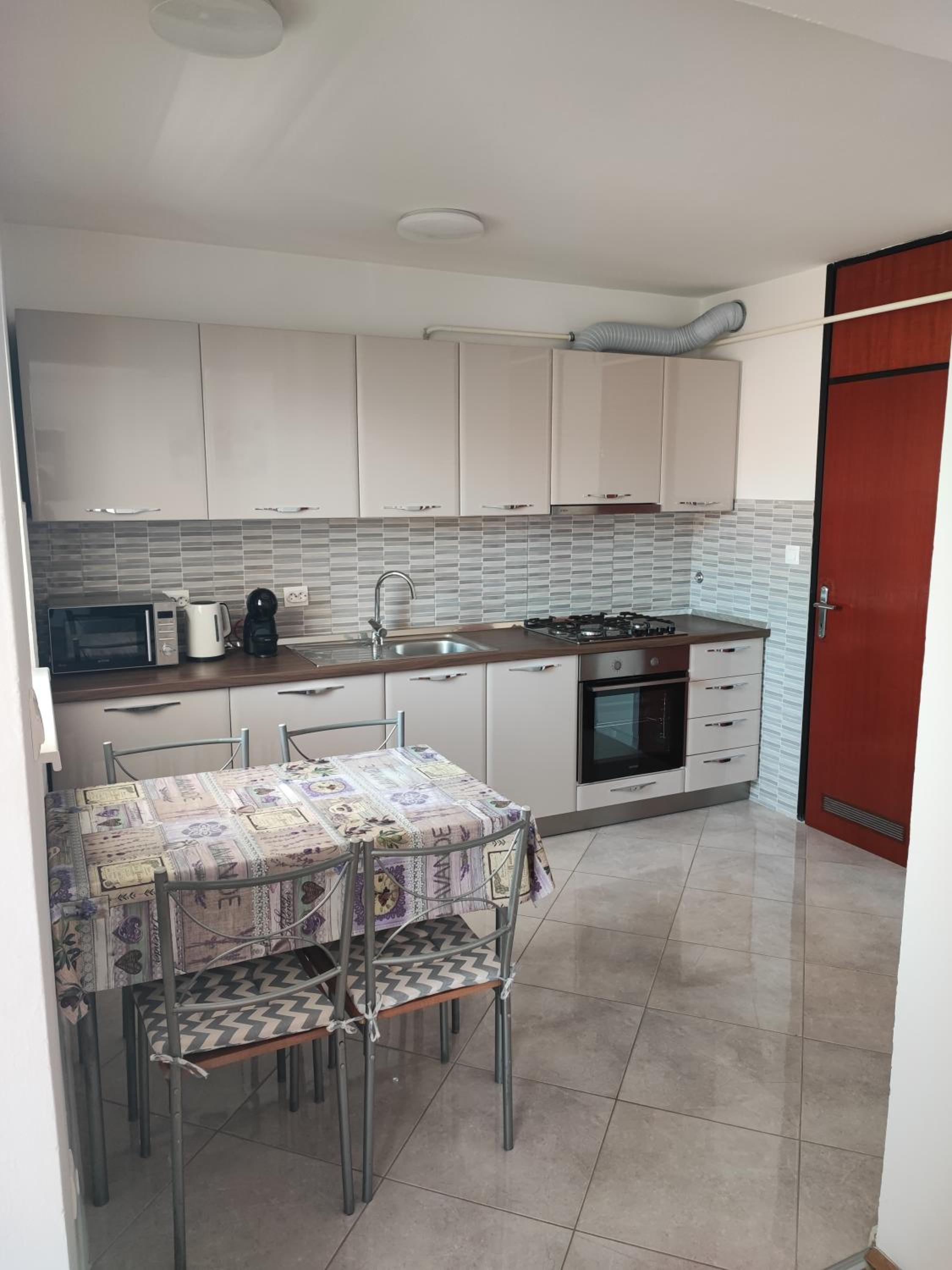Apartment - Photo 9