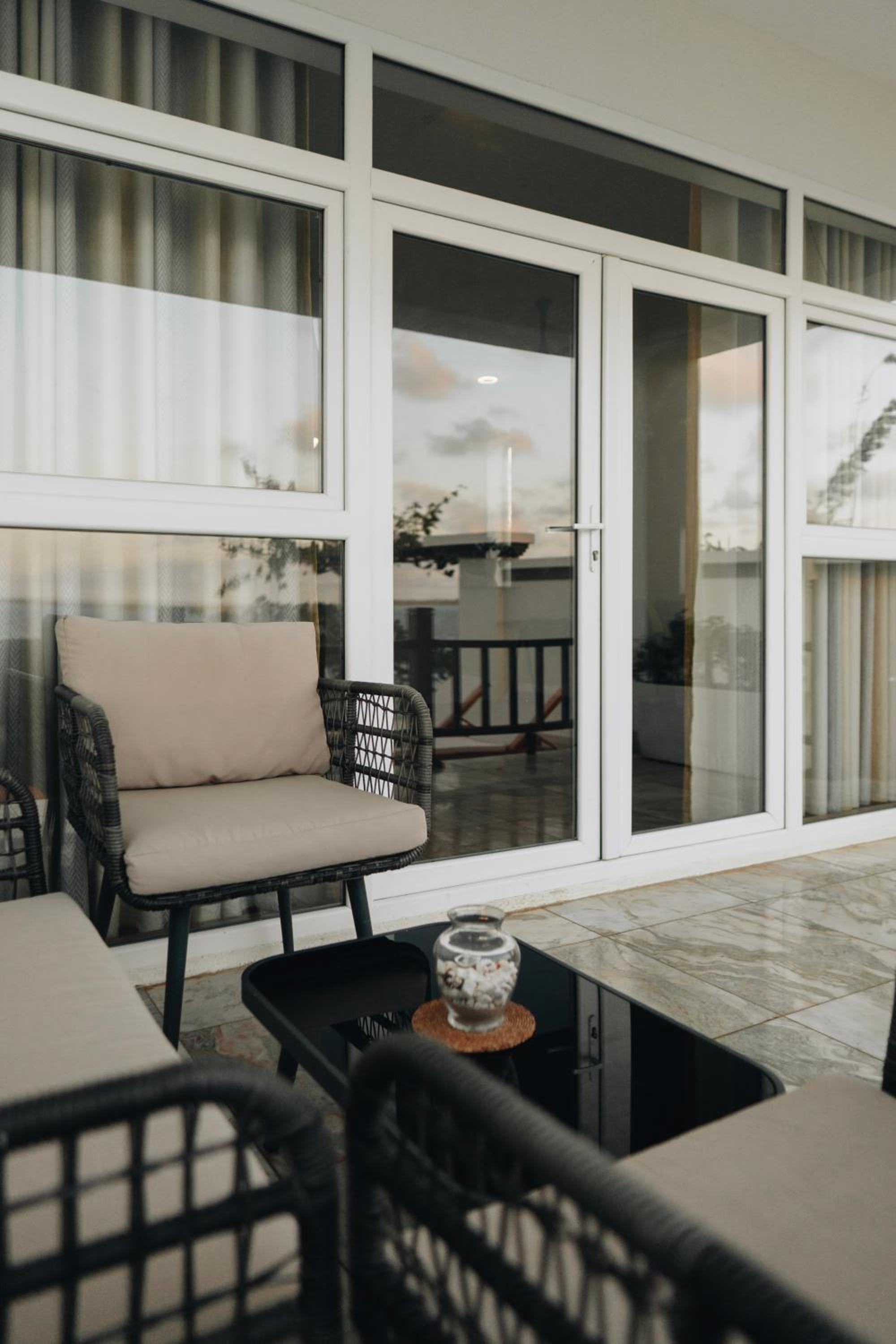 Villa - Beach Front - Photo 17