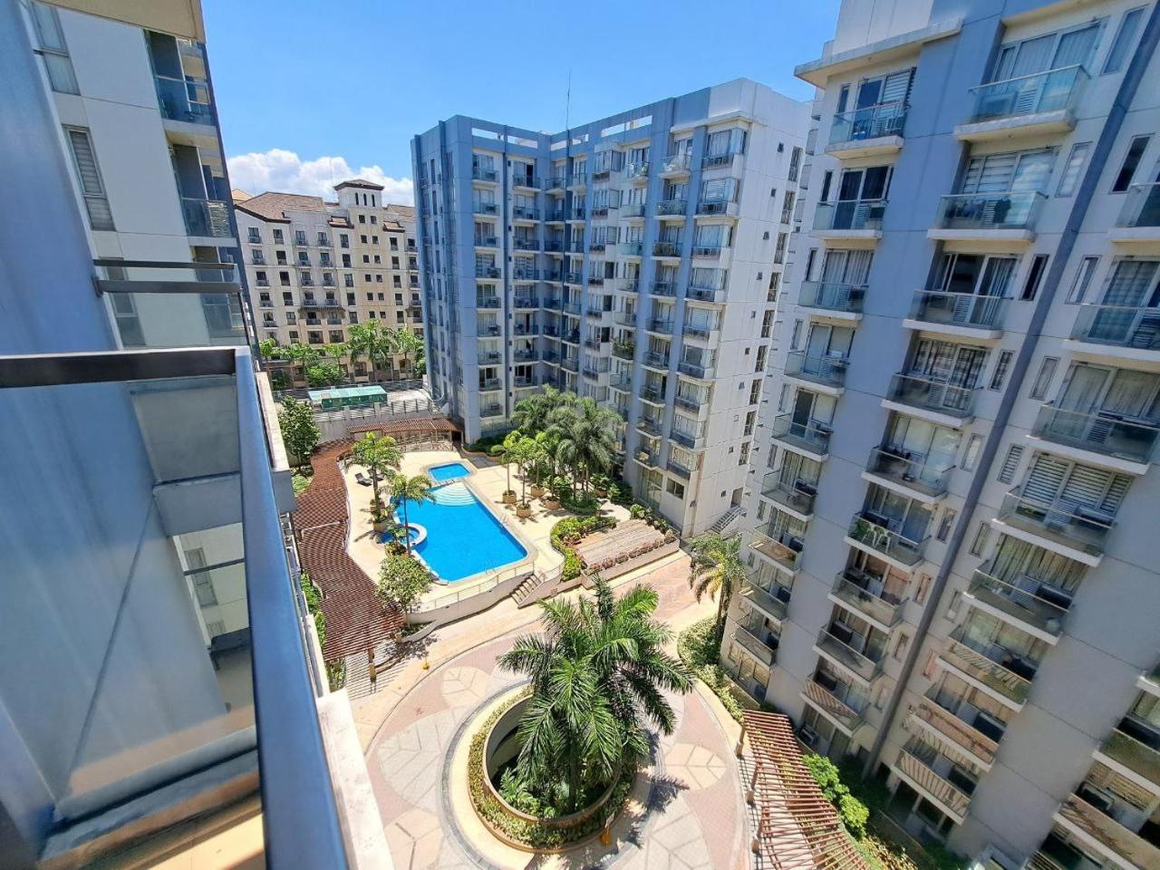 Studio with Balcony - Photo 6
