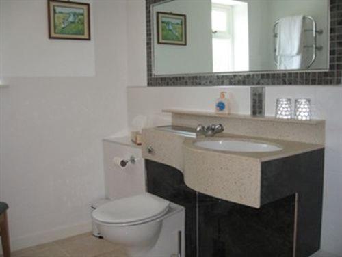 Double Room with Private Bathroom photo 3