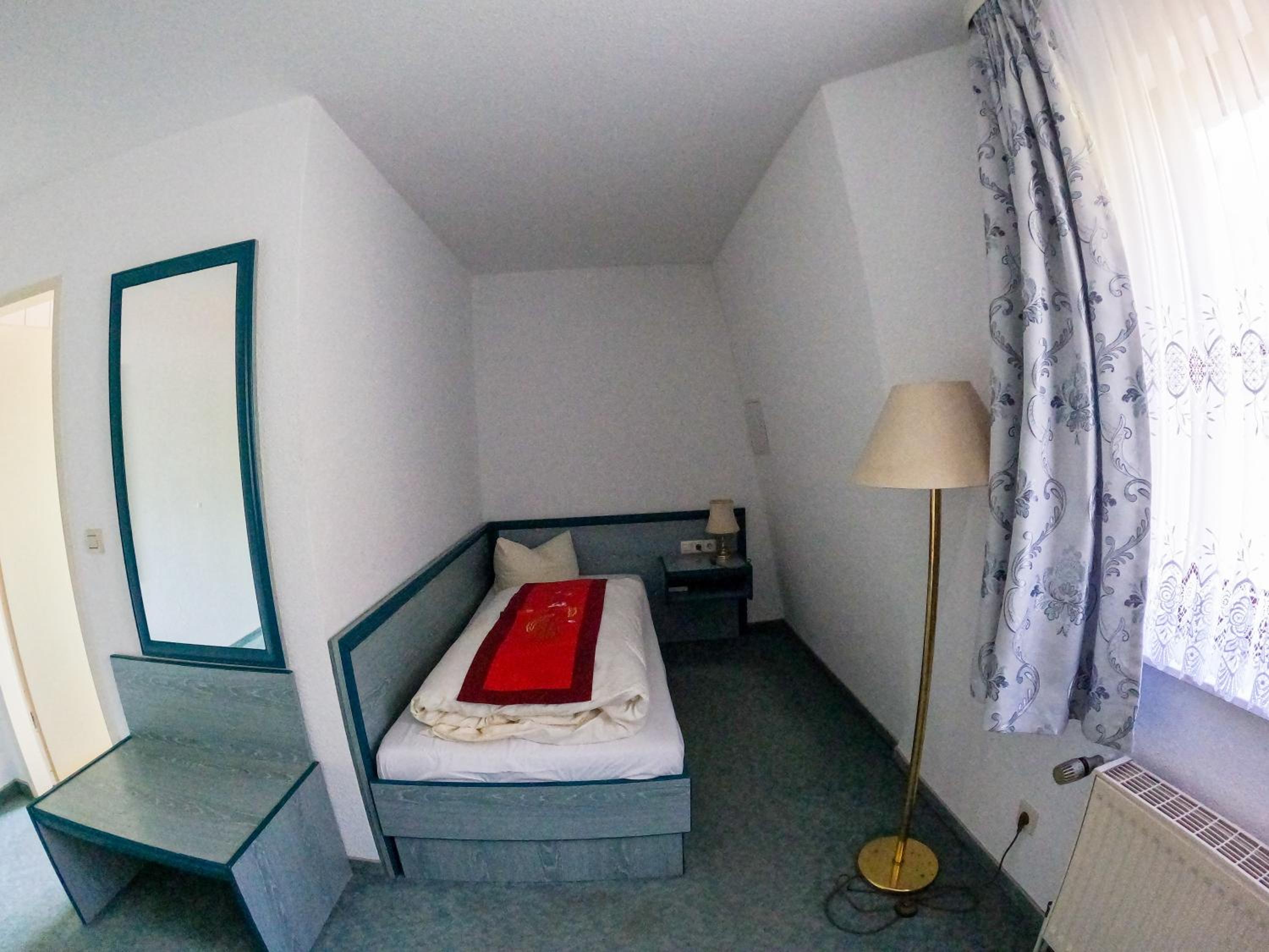 Single Room photo 2