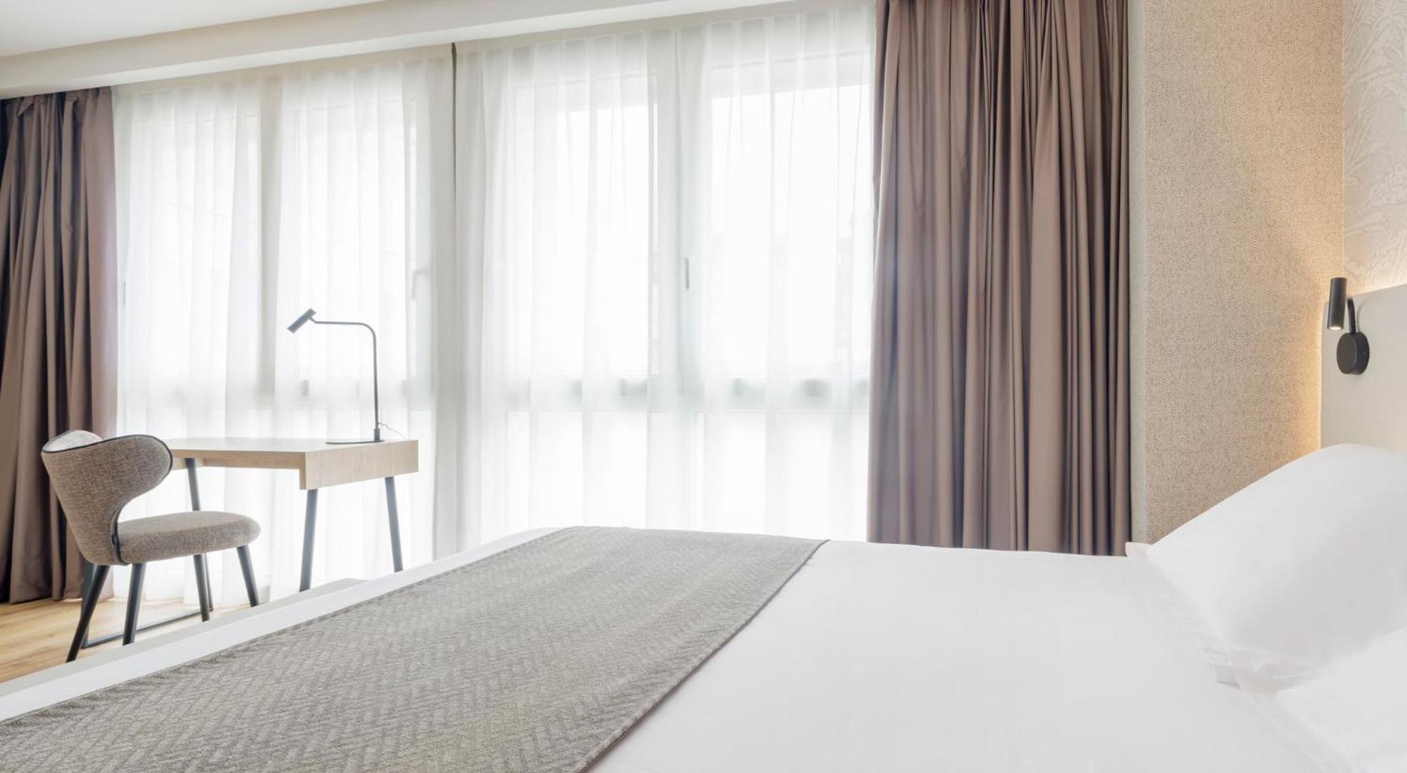 Double or Twin Room - Photo 5