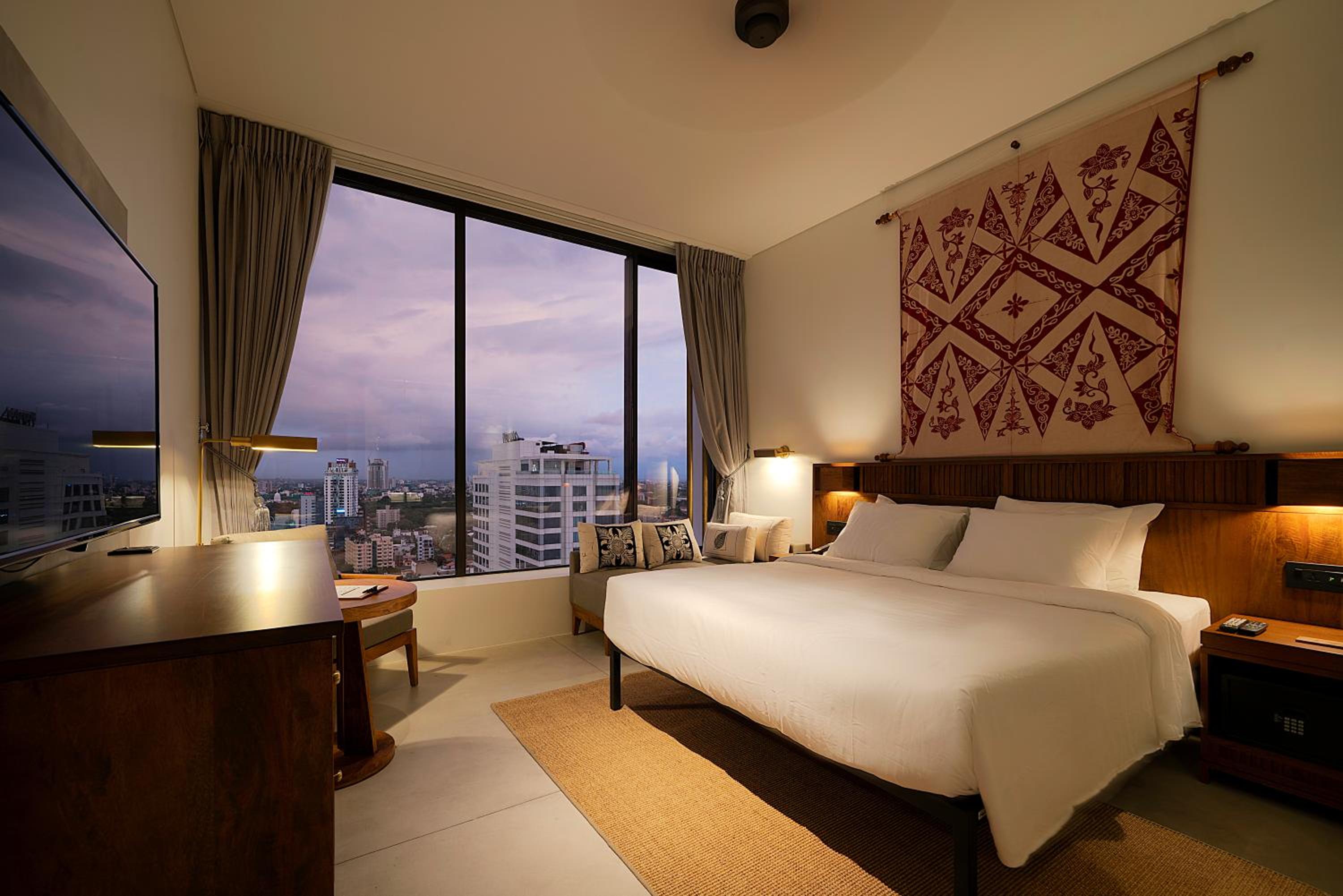 Superior Double City View - Photo 1