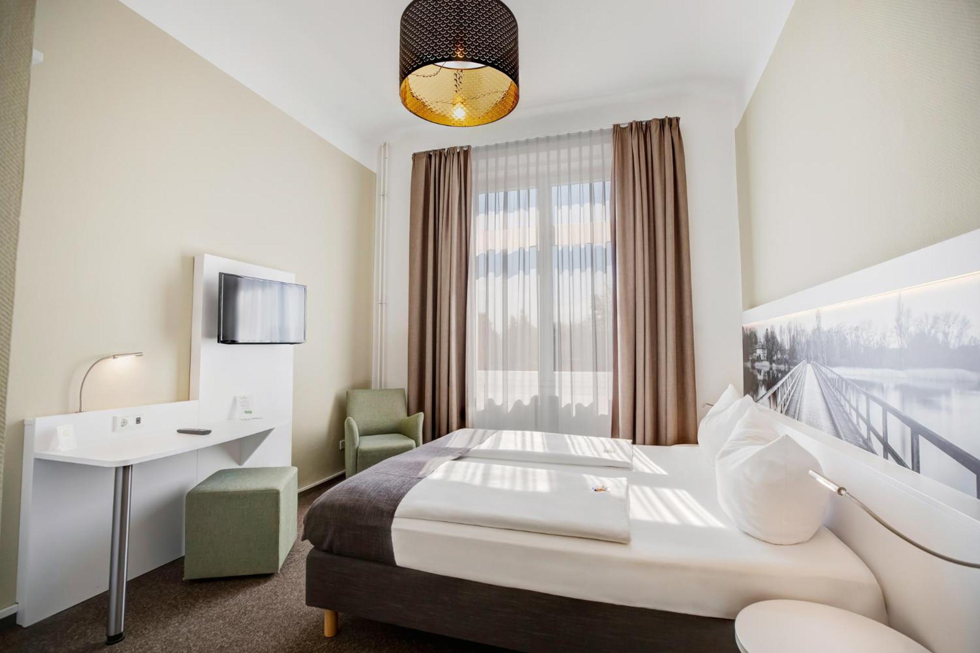 Standard Double Room - Photo 5