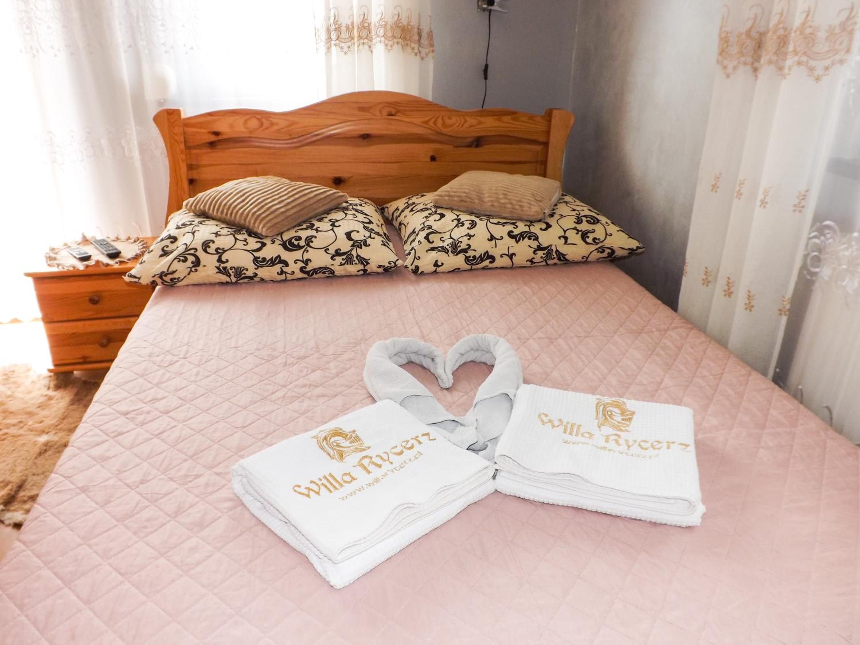 Double Room with Private Bathroom - Photo 8