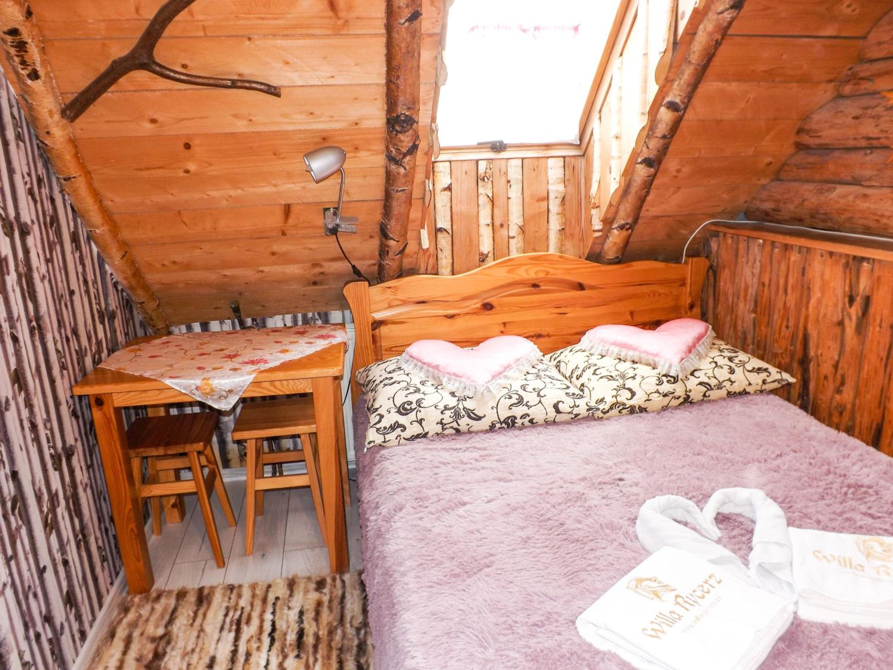 Double Room with Private Bathroom - Photo 2