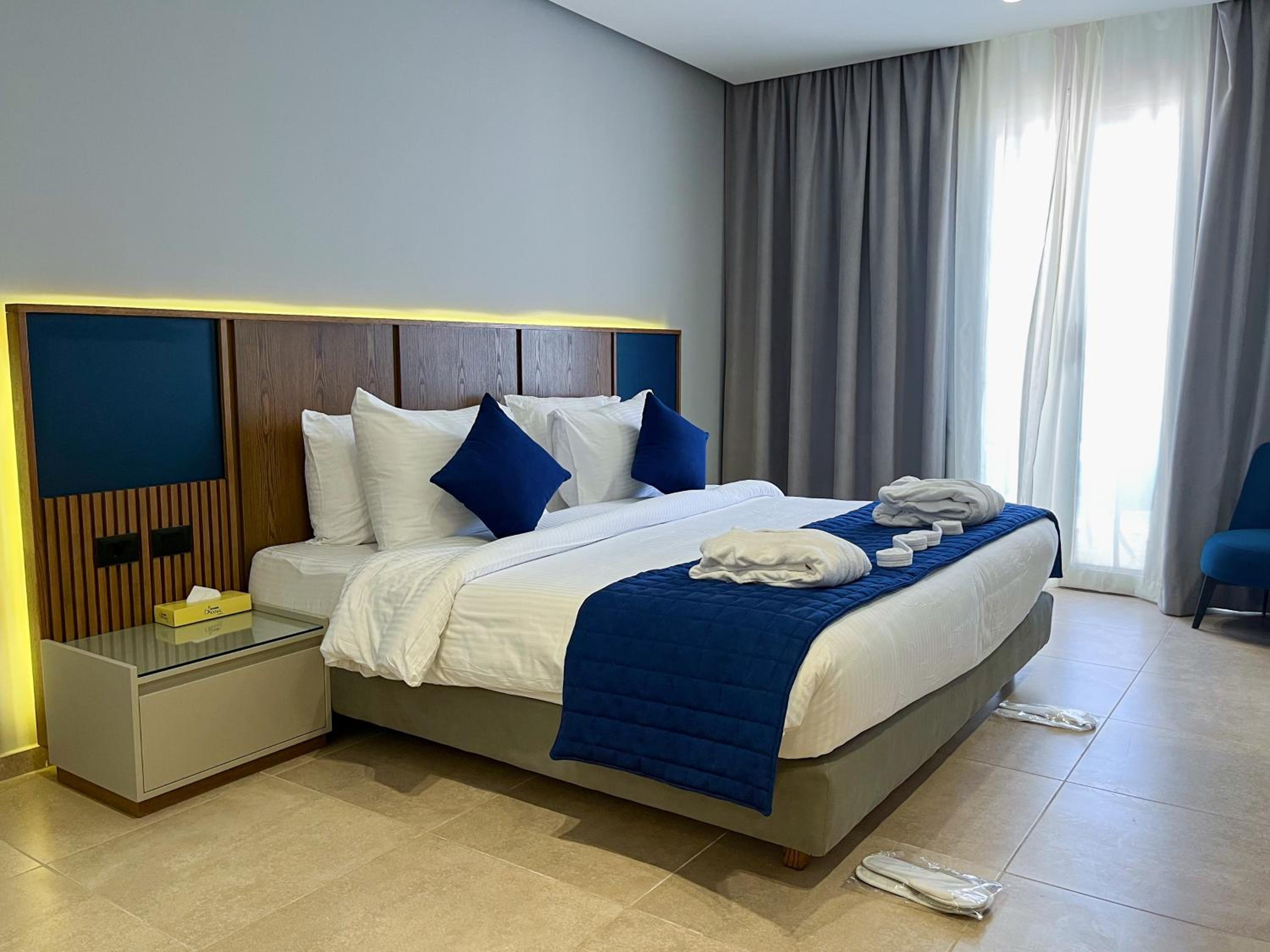 Superior Double or Twin Room - Photo 3