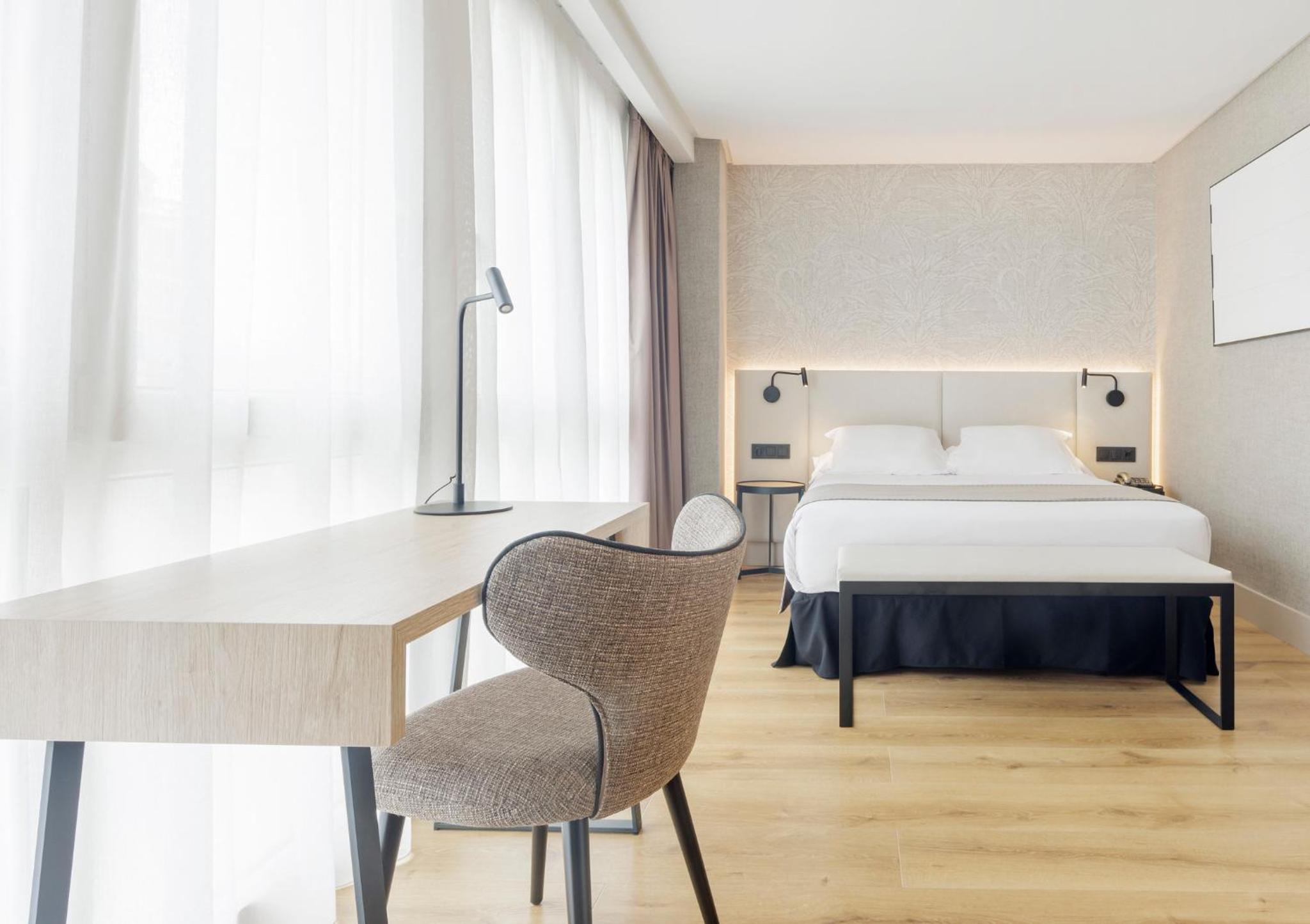 Double or Twin Room - Photo 2