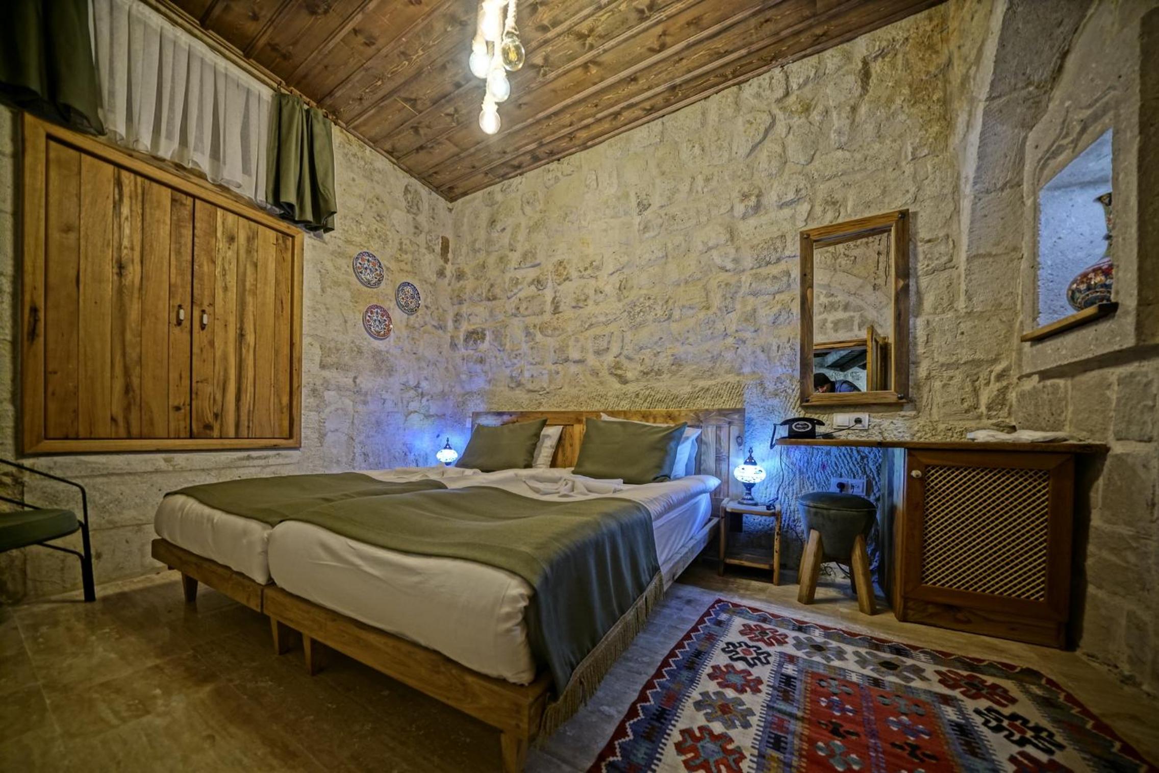 Standard Double Room - Photo 2