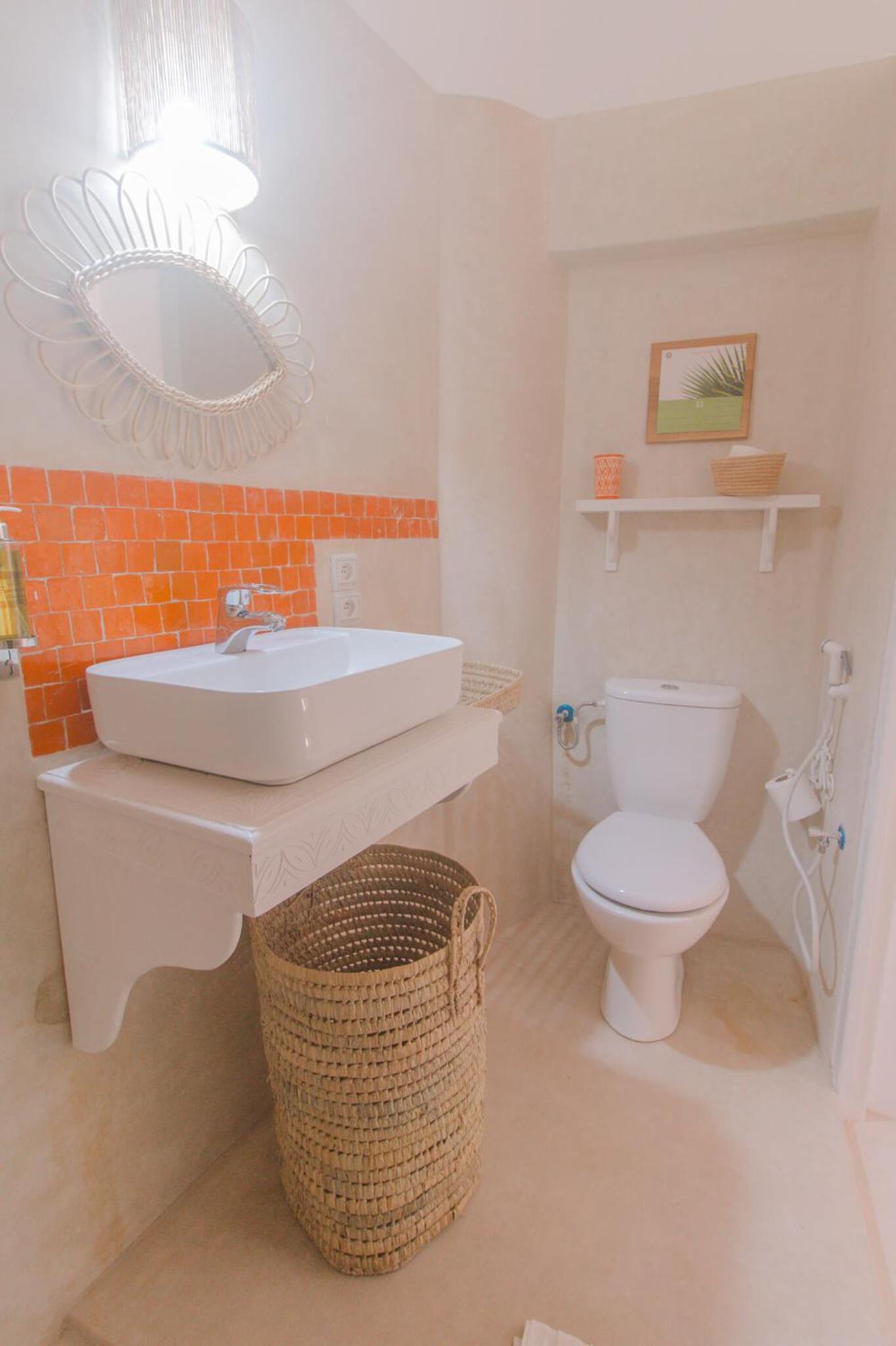 Quadruple Room with Private Bathroom photo 2