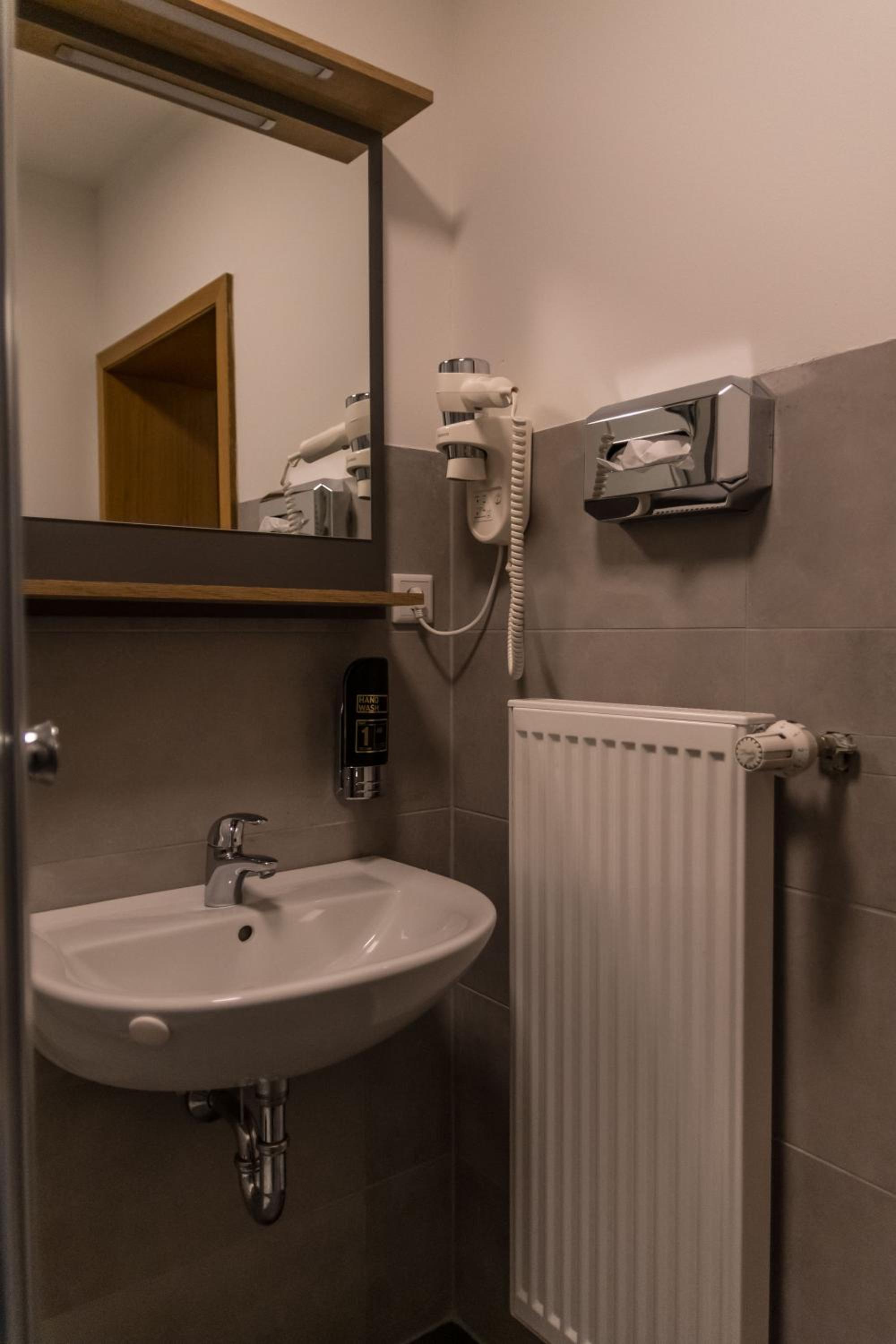 Superior Double Room - Photo 12
