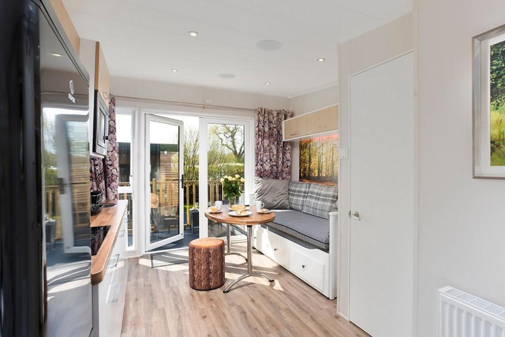 Hive Self Catering Pod with Balcony (Dog Friendly) photo 3