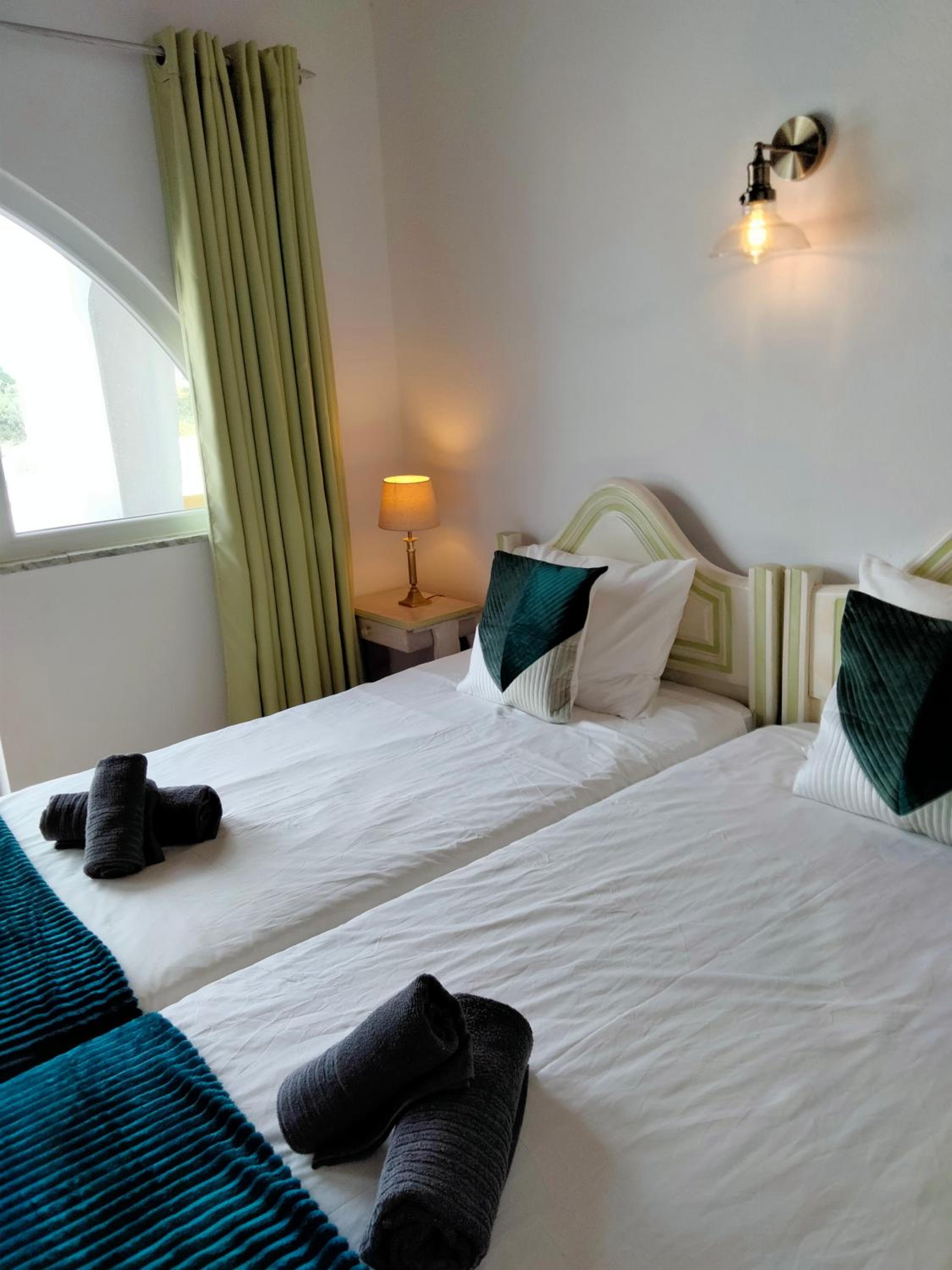 Double or Twin Room with City View photo 3