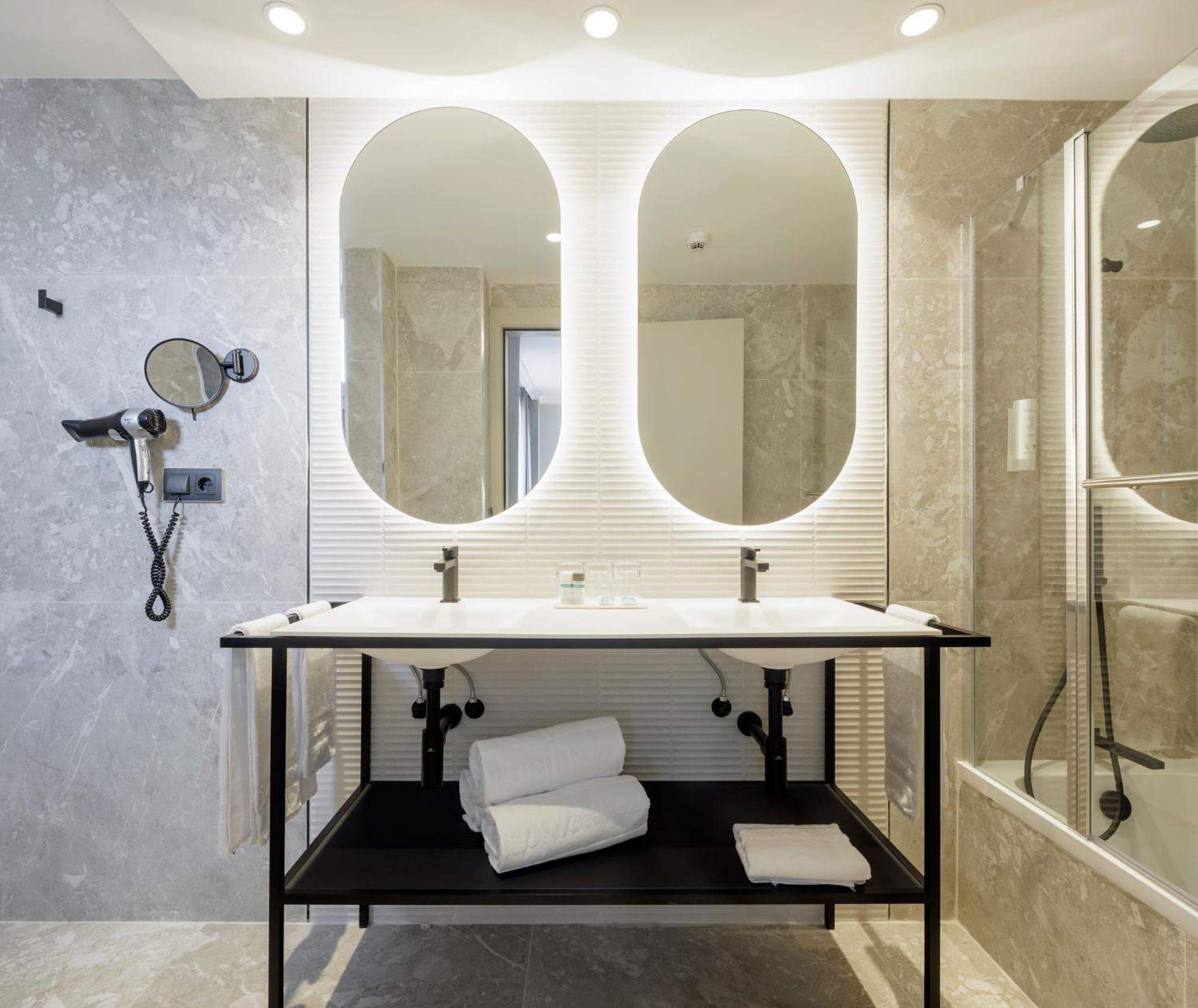 Superior Triple Room (2 Adults + 1 Child)