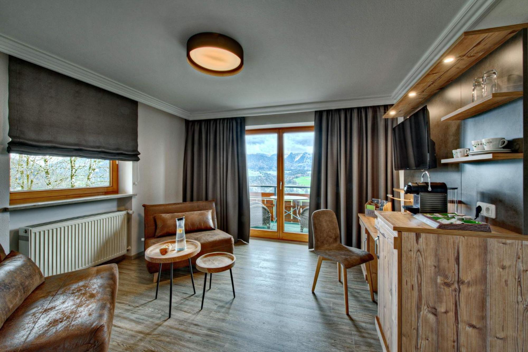 Panorama Suite with Balcony photo 2