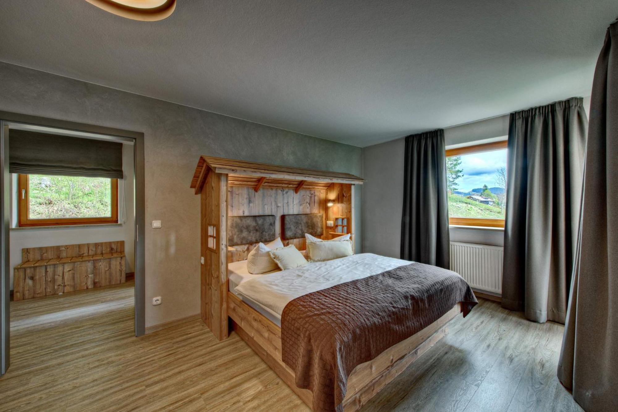 Panorama Suite with Balcony photo 3