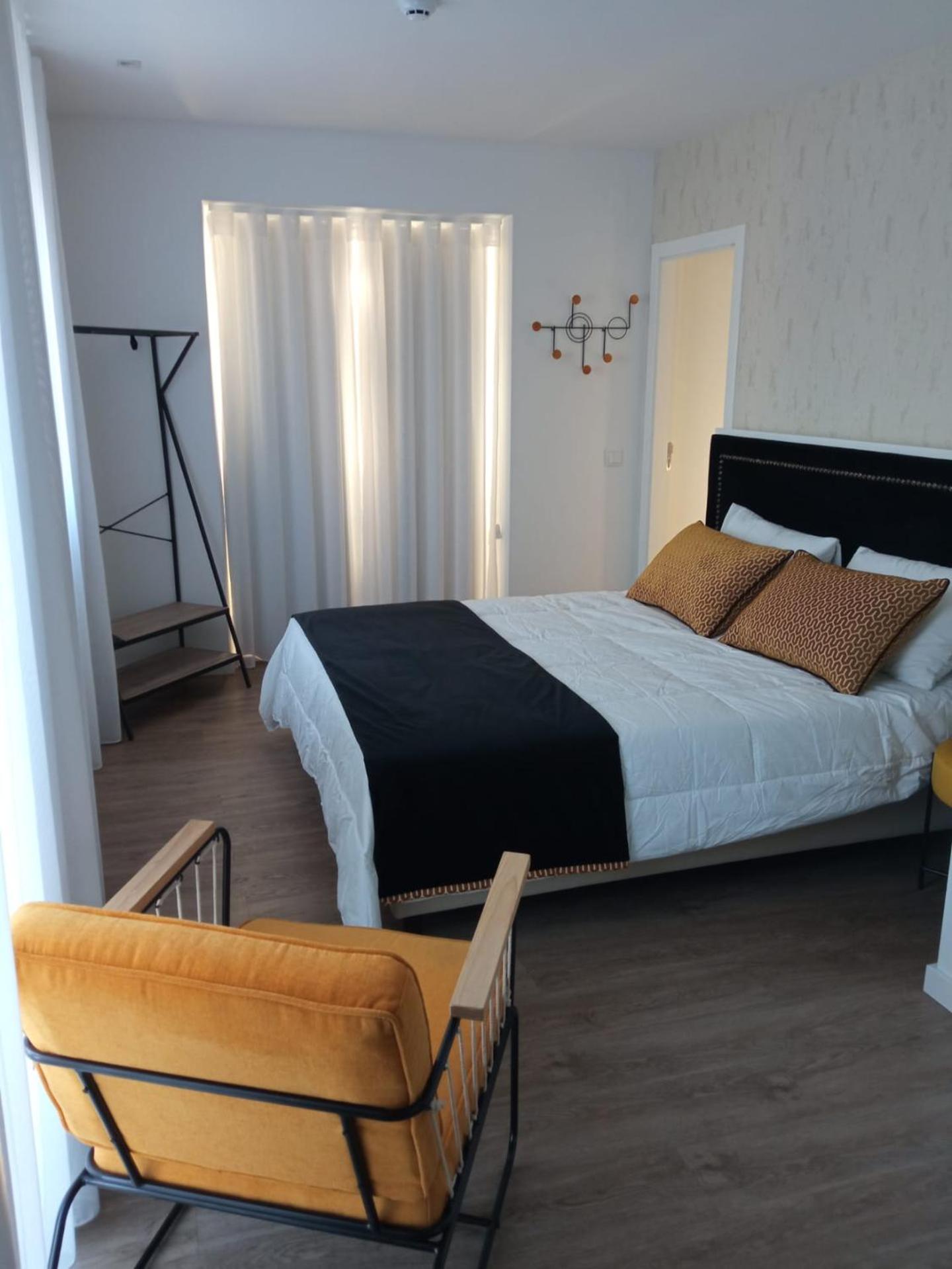 Deluxe Double or Twin Room with City View - Photo 5