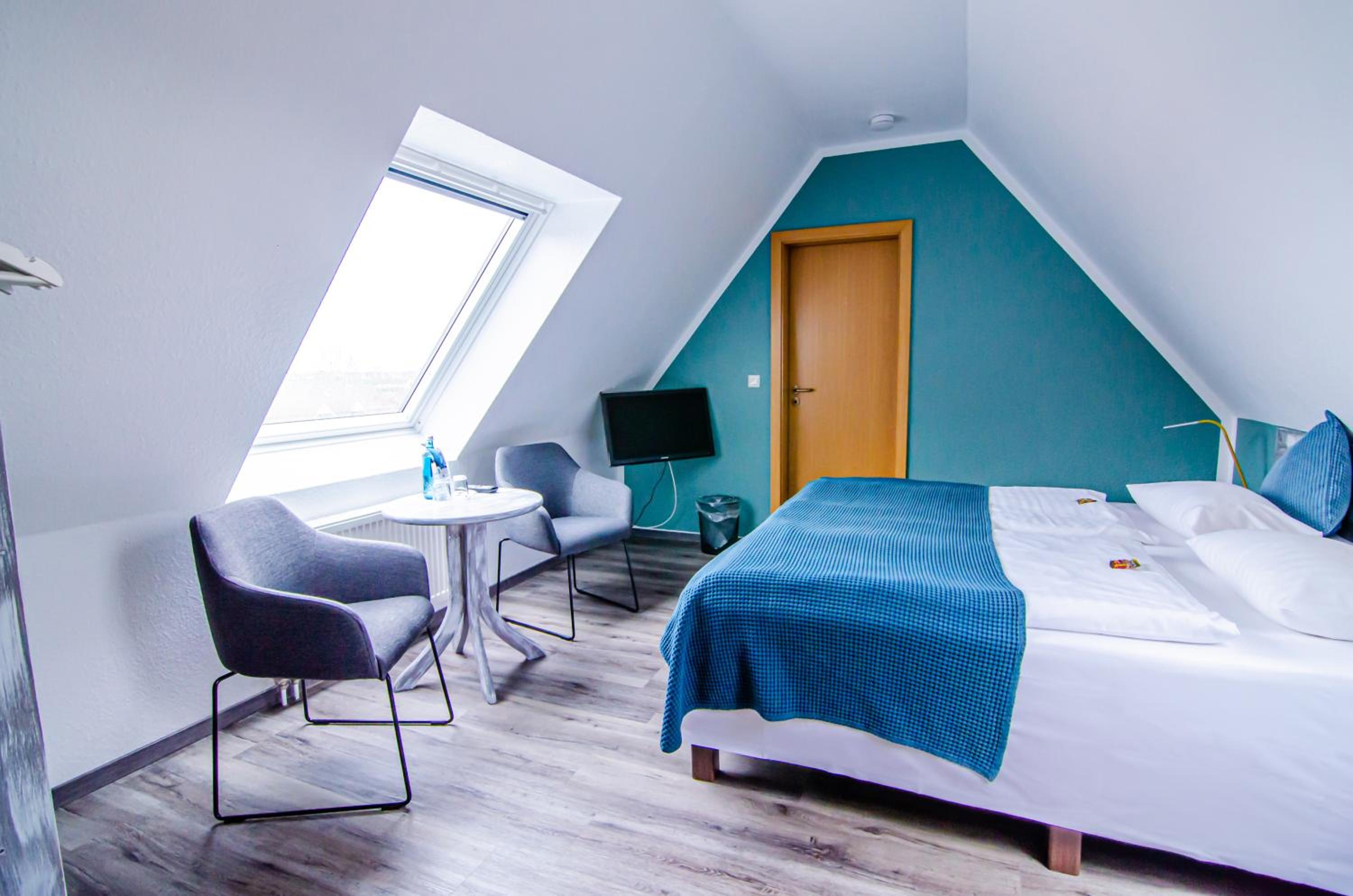 Double Room Economy