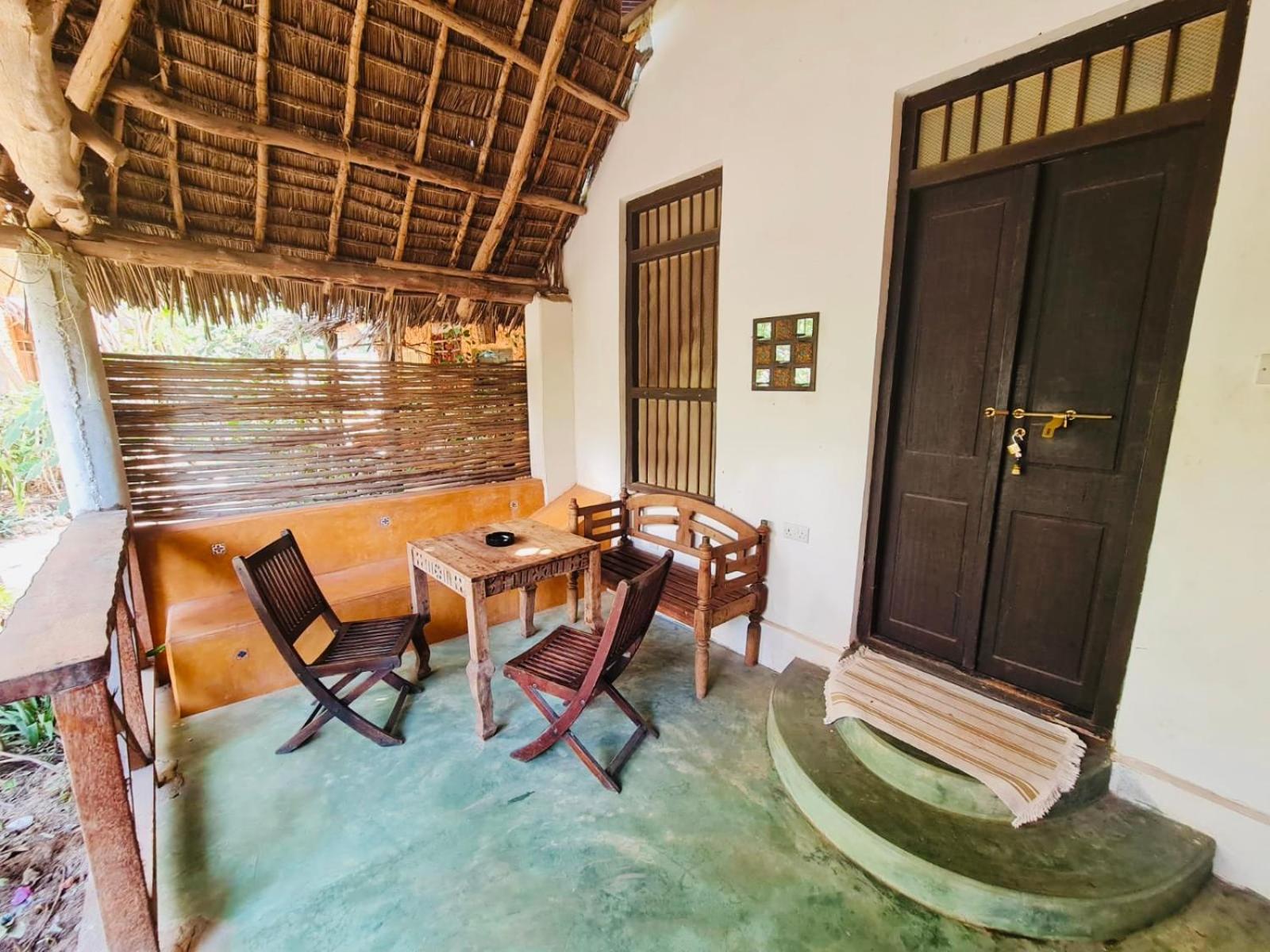 Double or Twin Room with Terrace - Photo 11