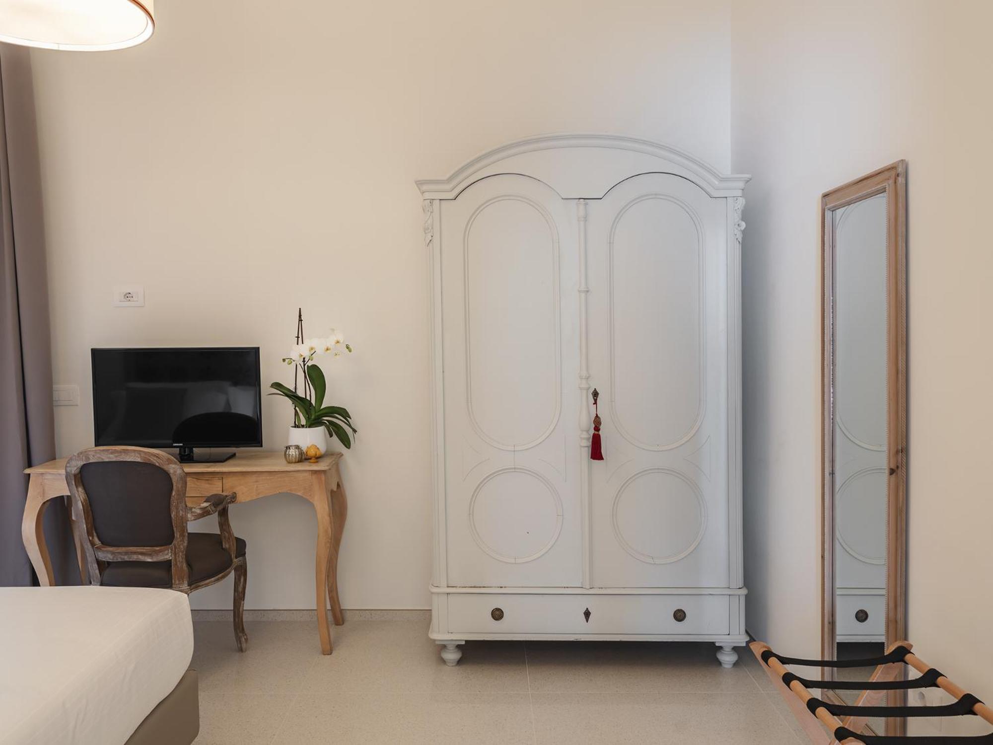 Deluxe Suite photo 2