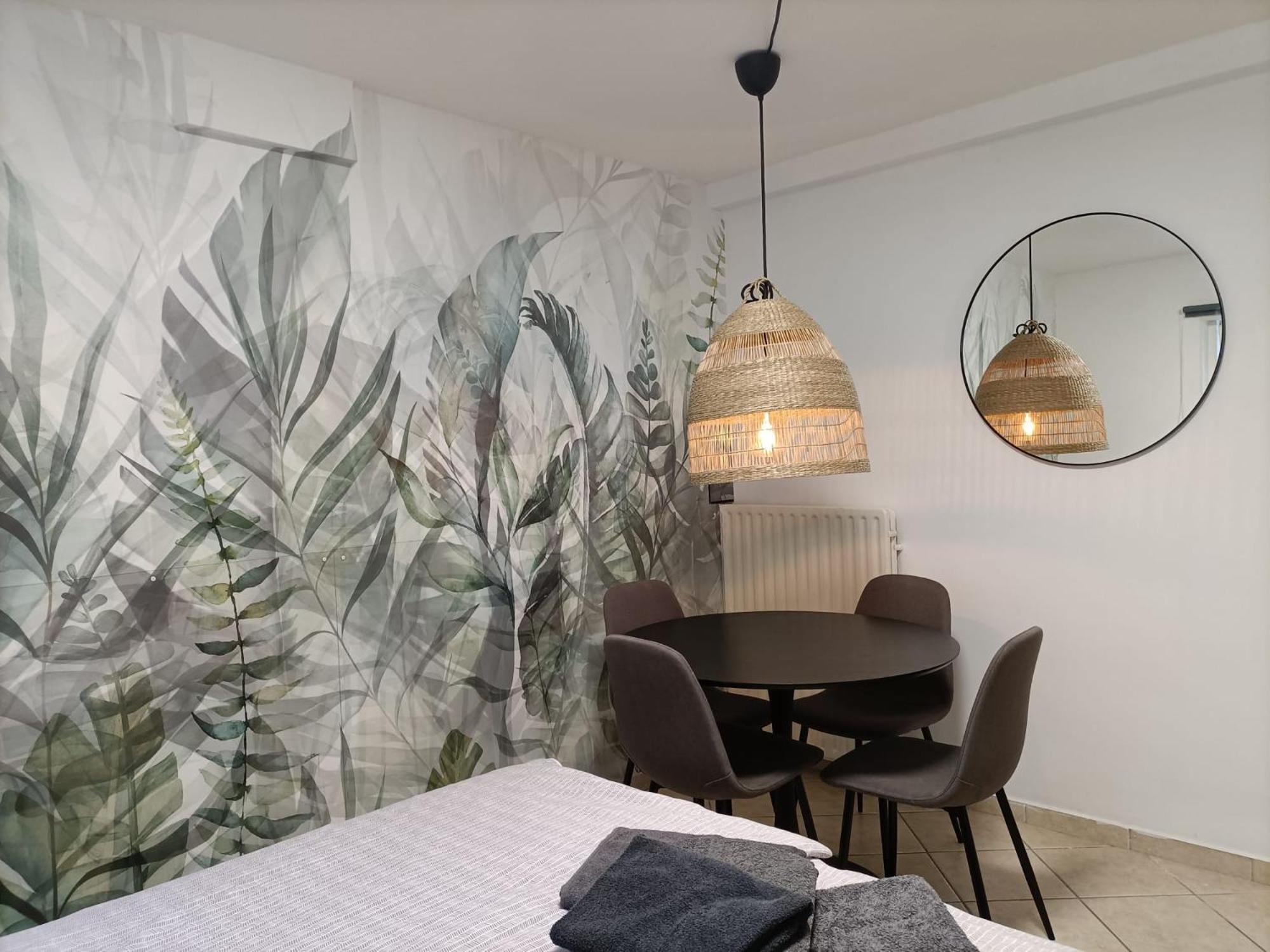 One-Bedroom Apartment - Photo 1