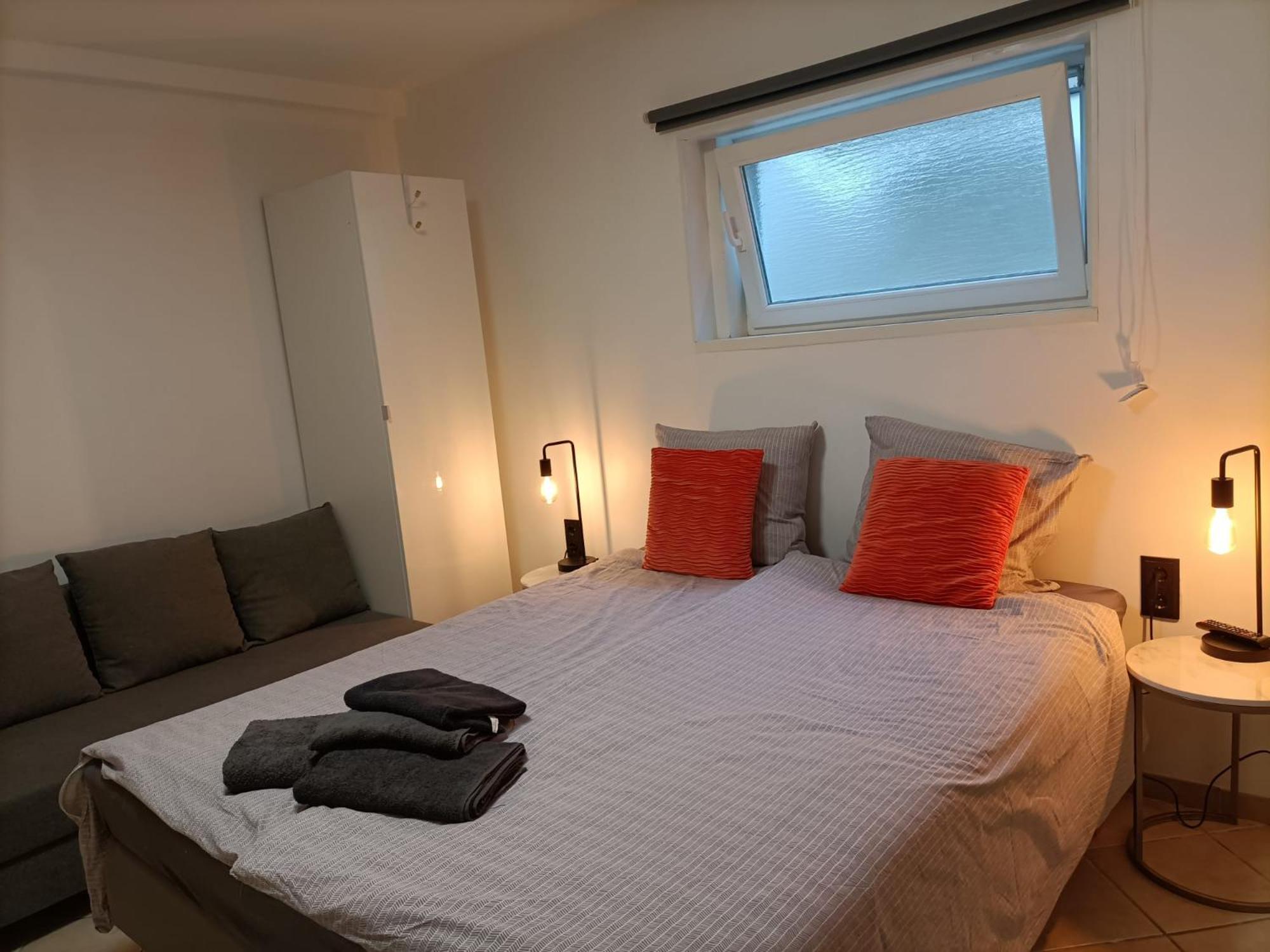 One-Bedroom Apartment - Photo 16