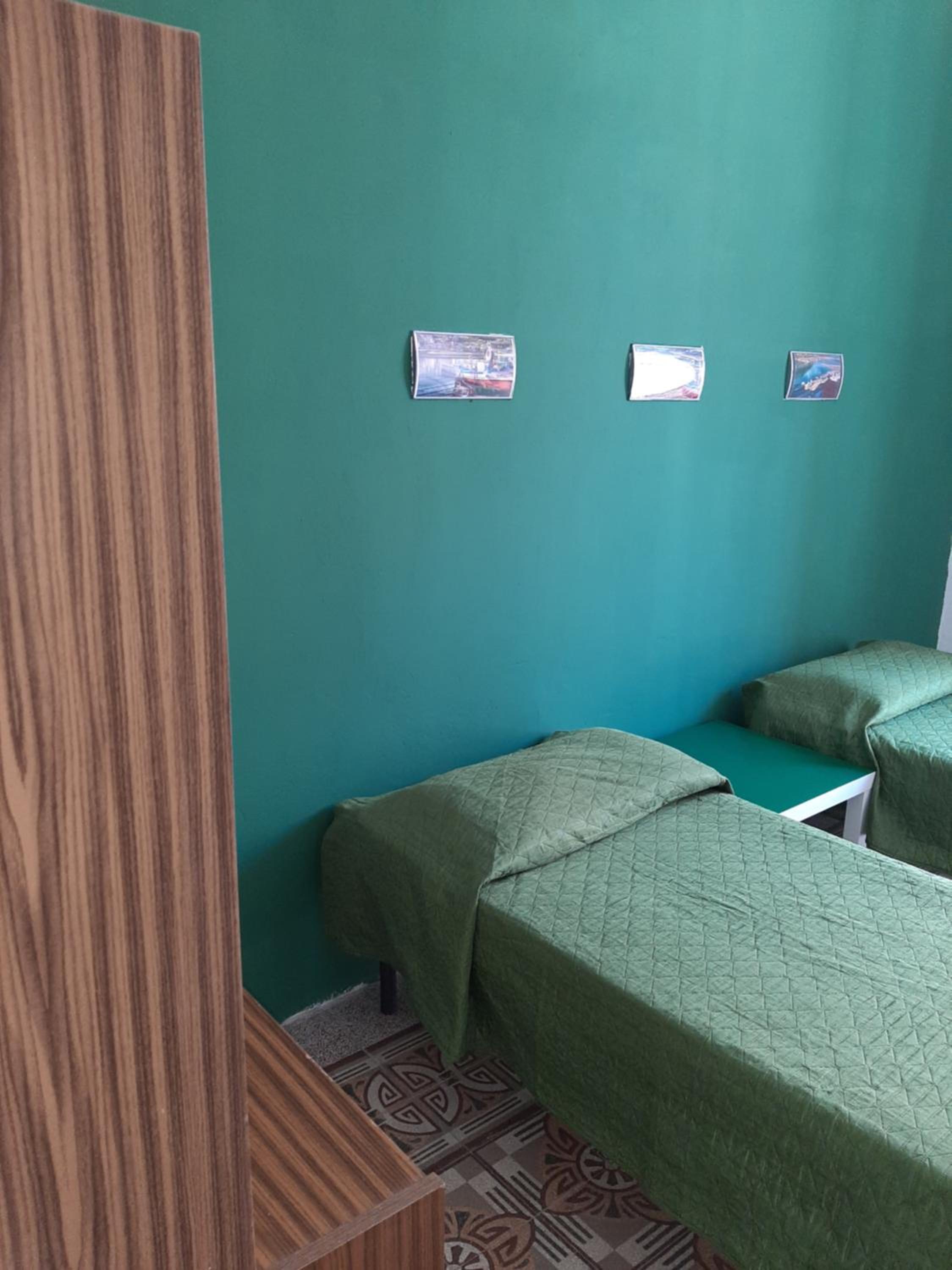 Two-Bedroom House - Photo 20