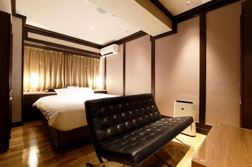 Standard Double Room - Photo 7