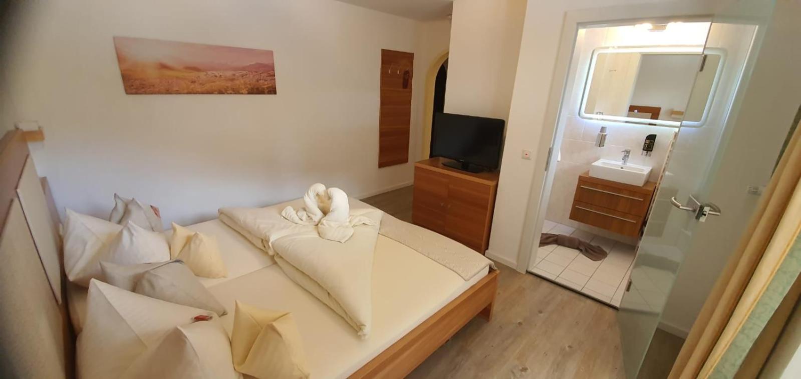 Comfort Double Room - Photo 4