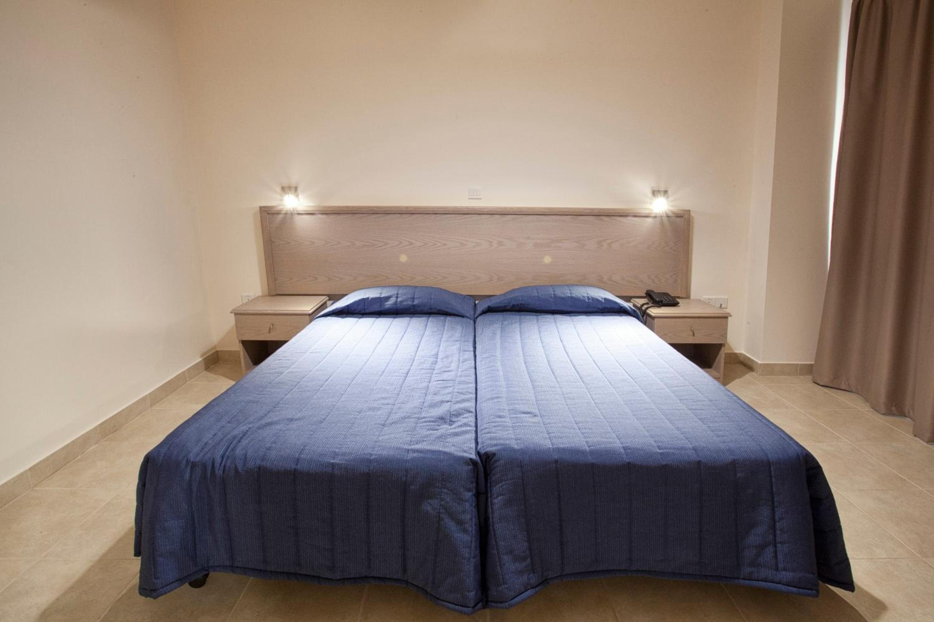 Superior One-Bedroom Apartment