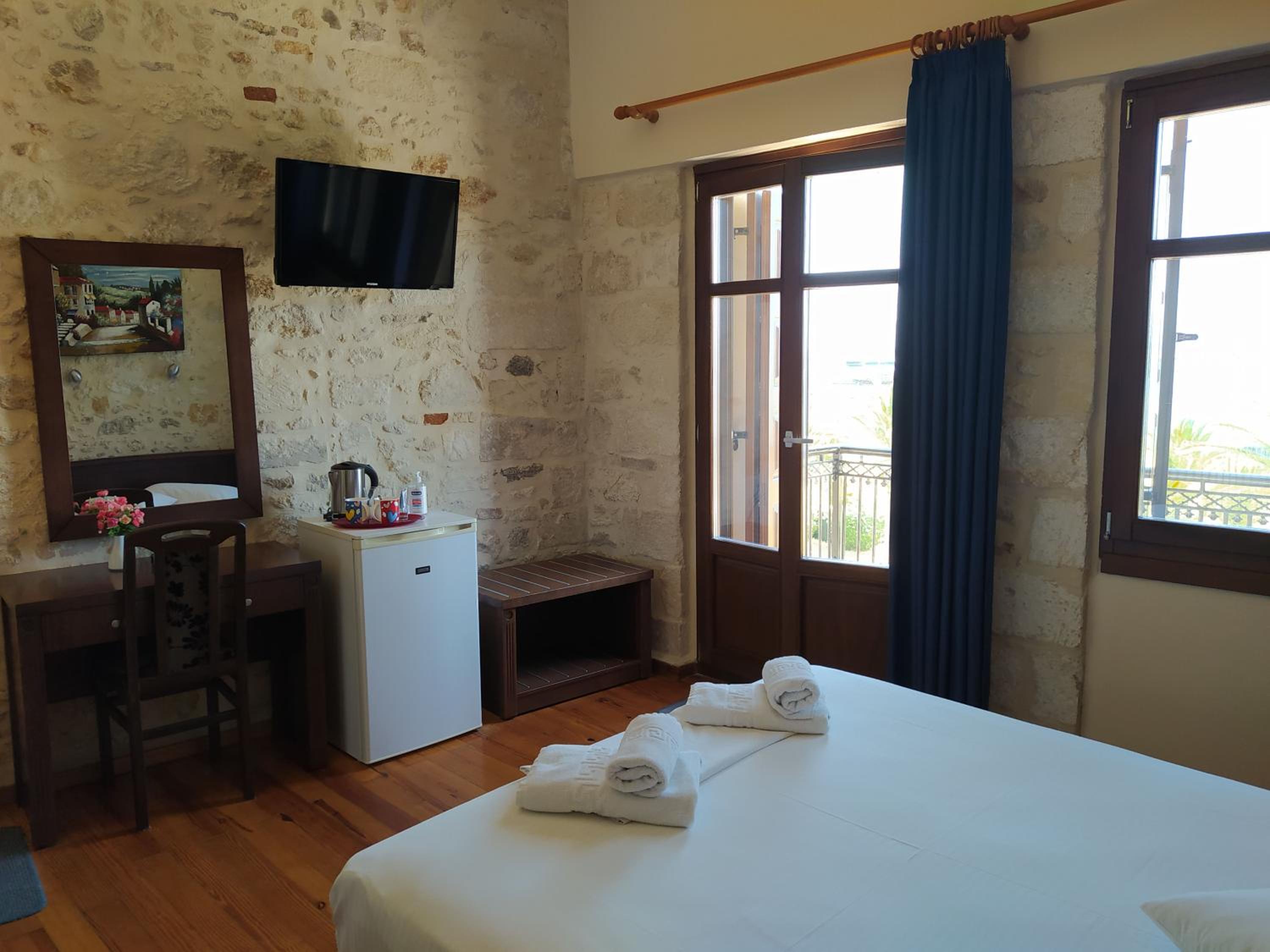 Superior Double Room with Sea View - Photo 8